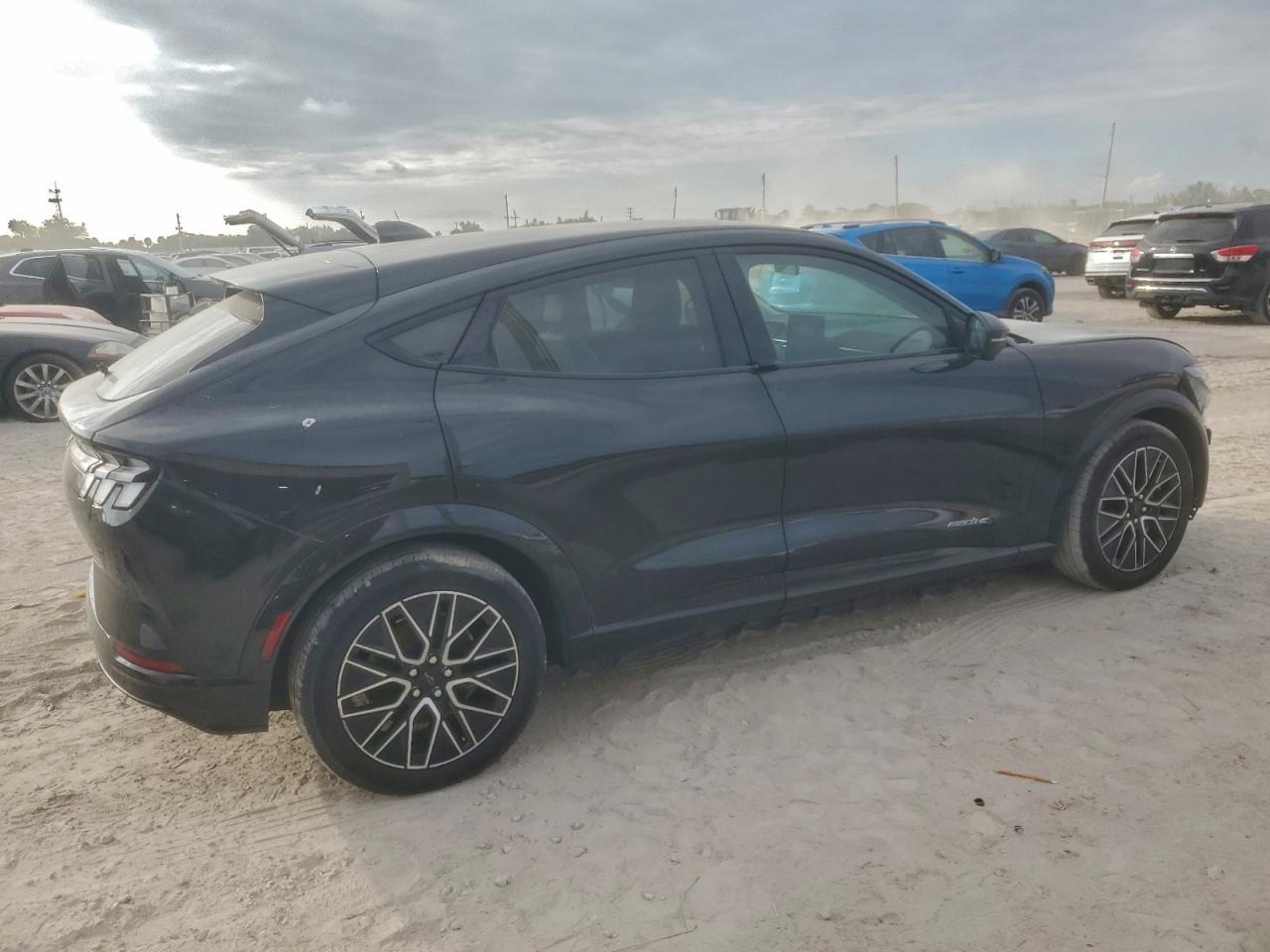 2024 Ford Mustang Mach-e Premium Black vin: 3FMTK3R7XRMA34669