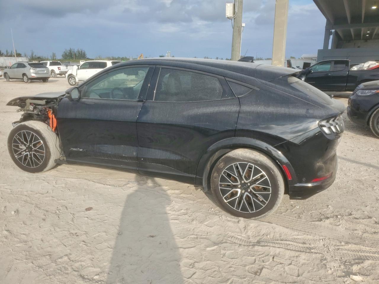 2024 Ford Mustang Mach-e Premium Black vin: 3FMTK3R7XRMA34669