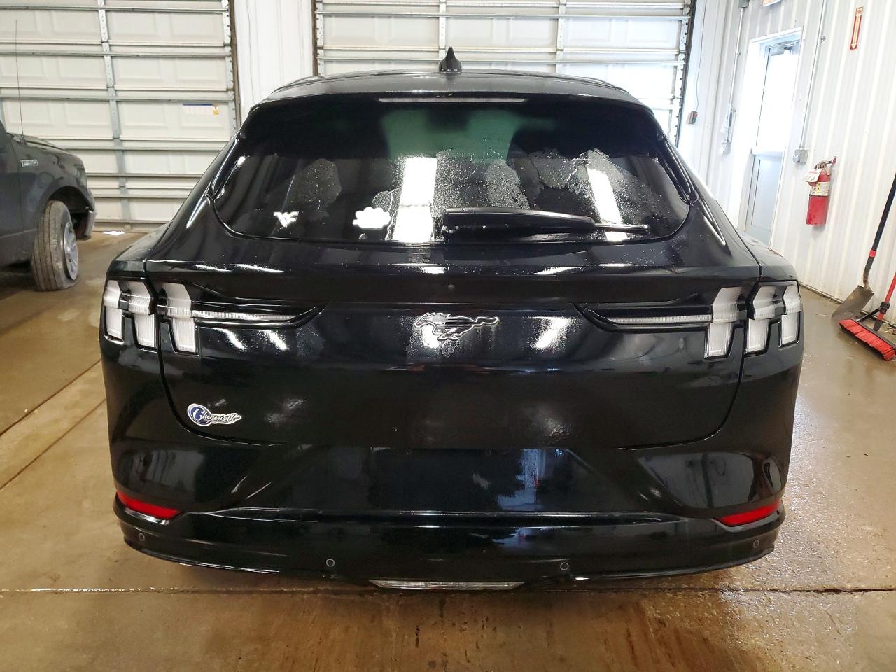 2021 Ford Mustang Mach-e Premium Черный vin: 3FMTK3RMXMMA01900
