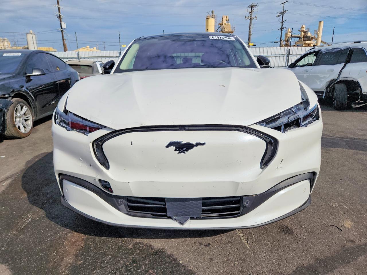 2025 Ford Mustang Mach-e Premium White vin: 3FMTK3S59SMA04898