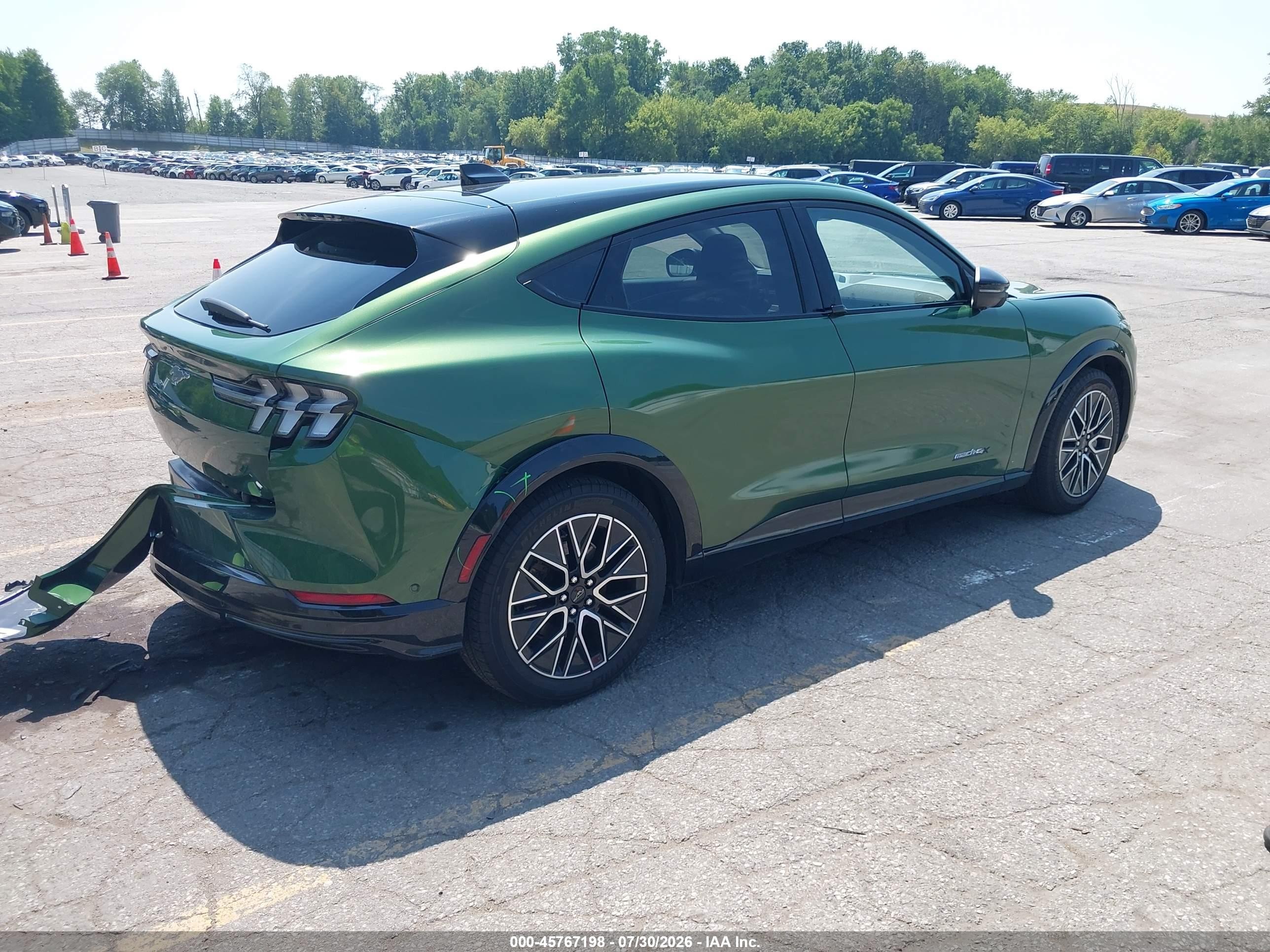 2024 Ford Mustang Mach-e Premium Зеленый vin: 3FMTK3SU5RMA16936