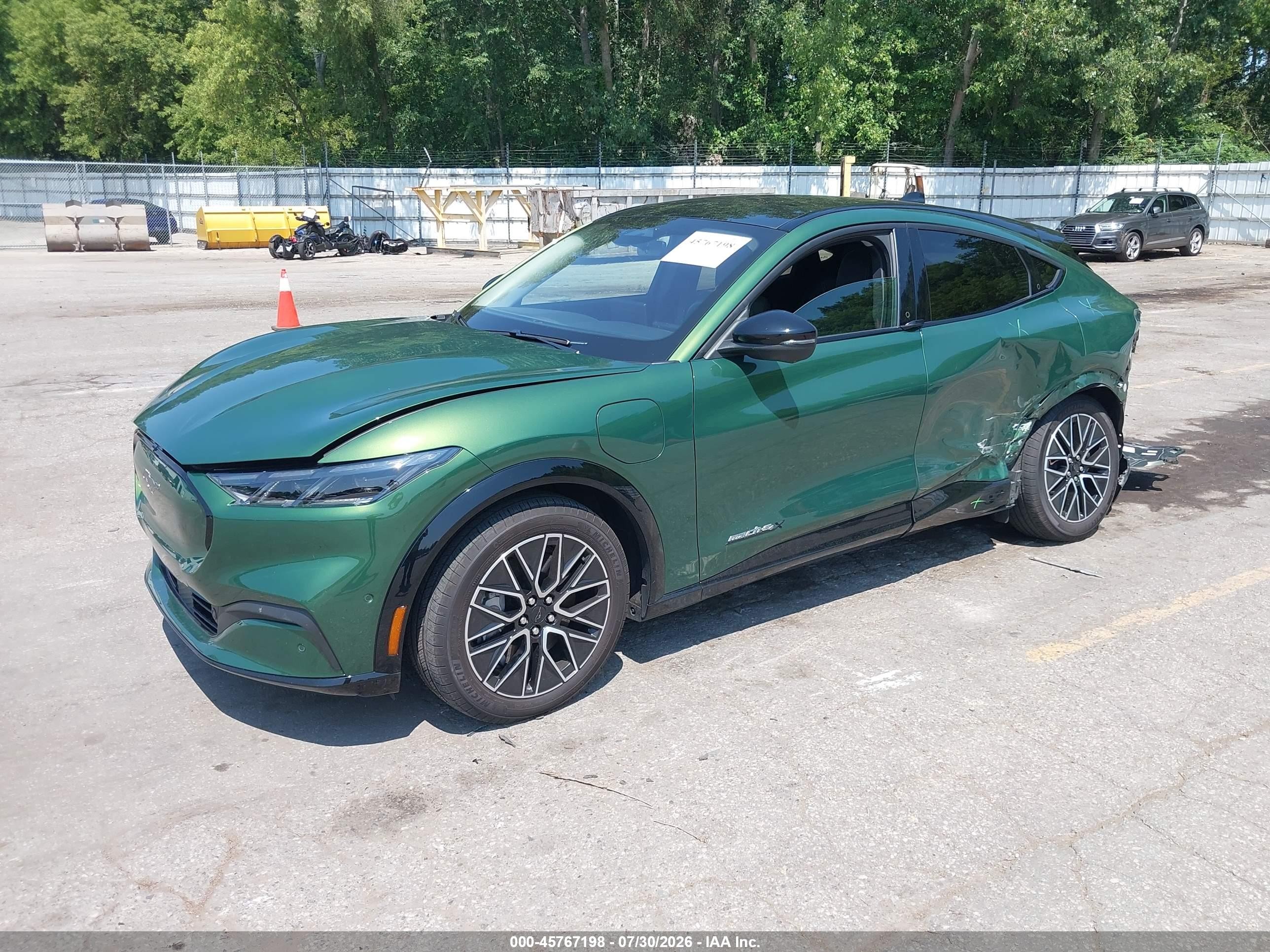 2024 Ford Mustang Mach-e Premium Зеленый vin: 3FMTK3SU5RMA16936