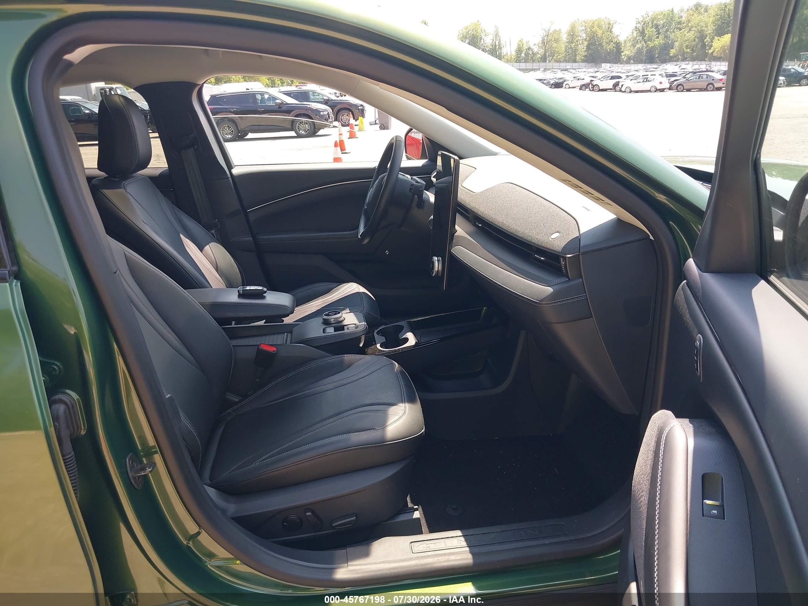 2024 Ford Mustang Mach-e Premium Зеленый vin: 3FMTK3SU5RMA16936