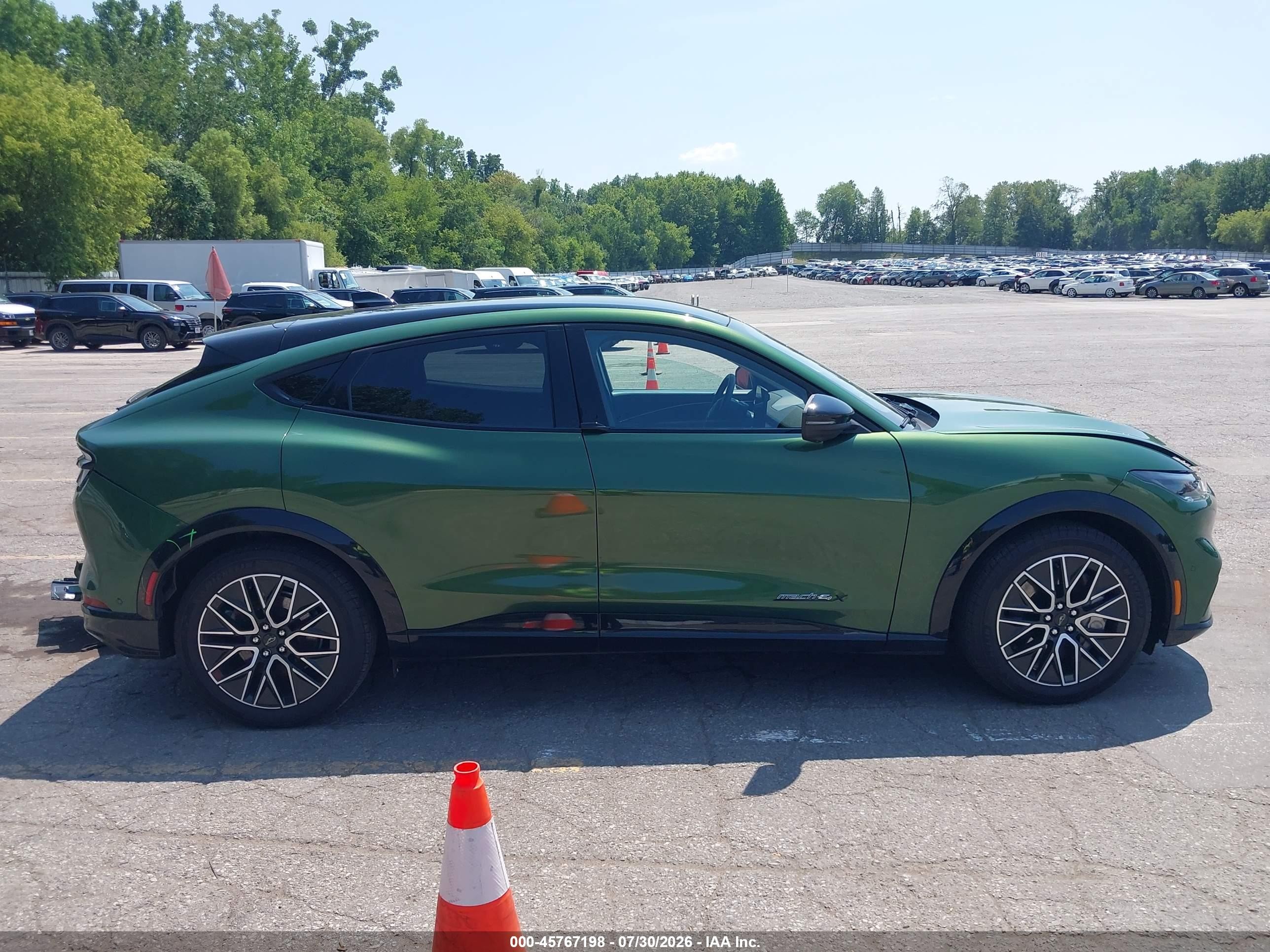 2024 Ford Mustang Mach-e Premium Зеленый vin: 3FMTK3SU5RMA16936