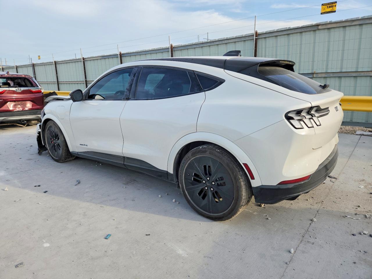 2025 Ford Mustang Mach-e Gt White vin: 3FMTK4SX0SMA55133