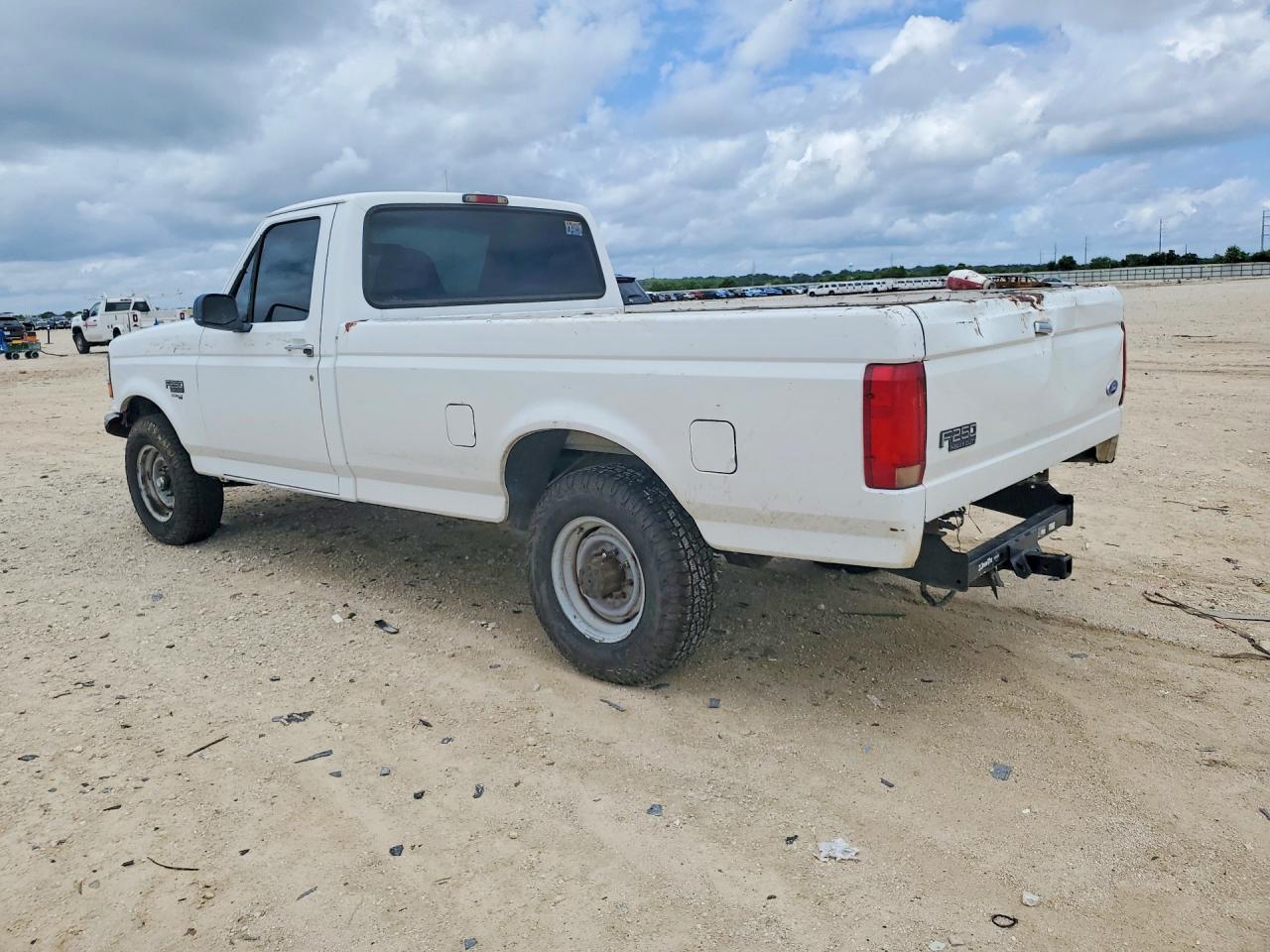 1997 Ford F-250 White vin: 3FTHF25F5VMA72651