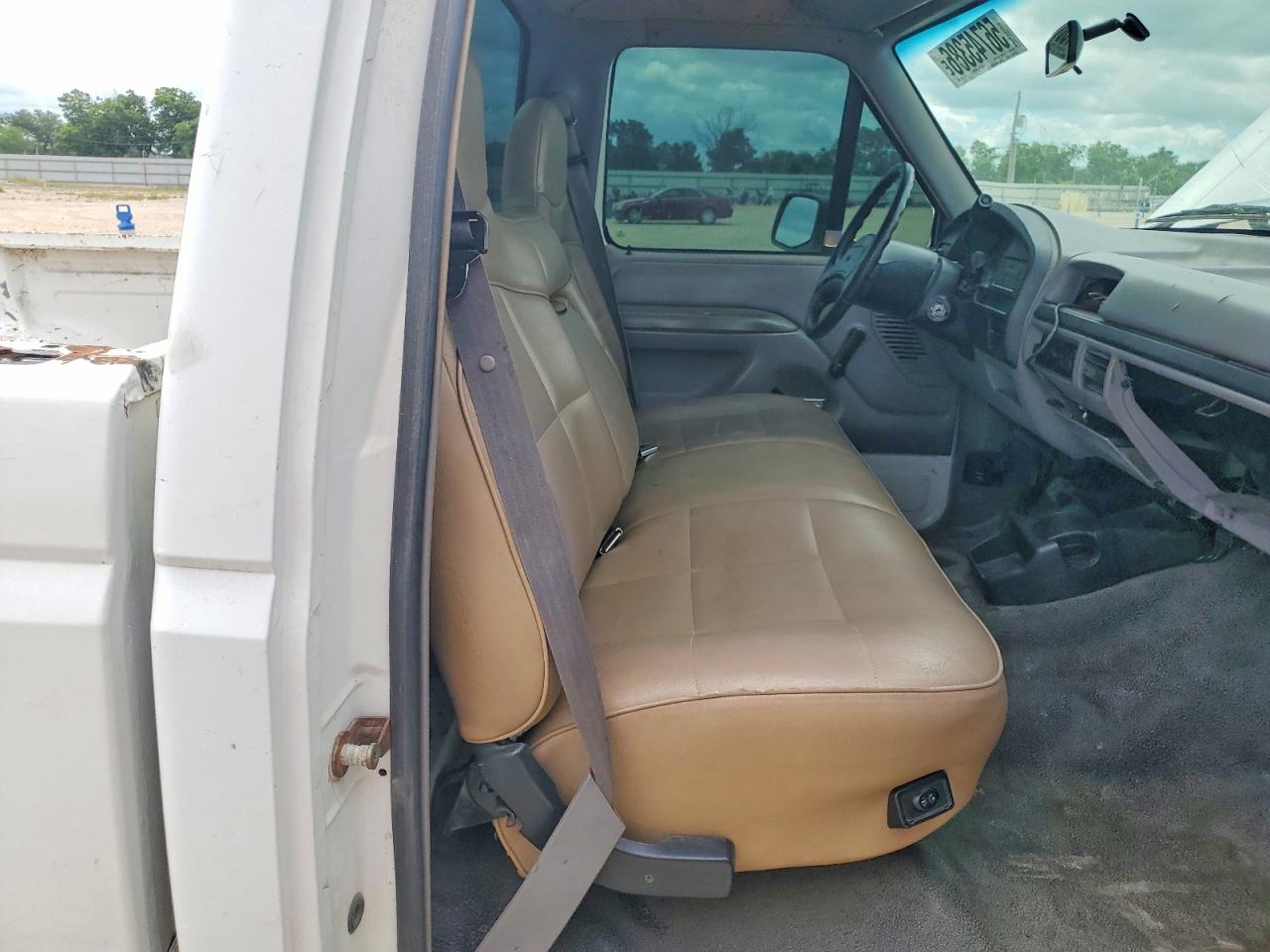 1997 Ford F-250 White vin: 3FTHF25F5VMA72651