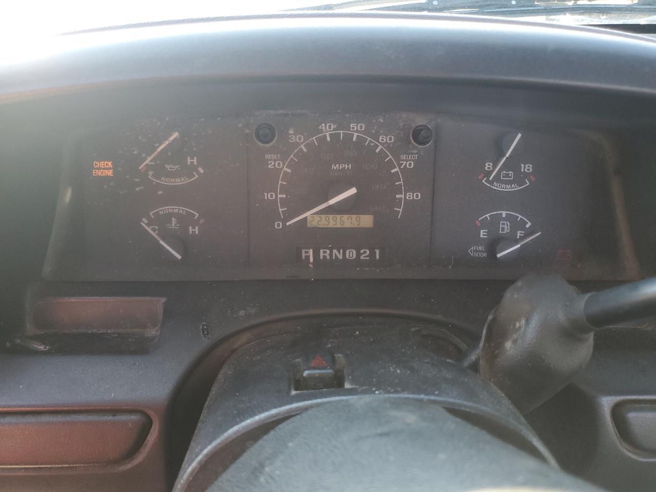 1997 Ford F250 White vin: 3FTHF25H1VMA51443