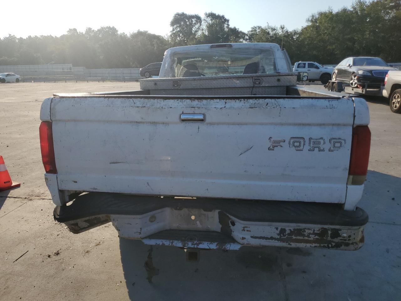 1997 Ford F250 White vin: 3FTHF25H1VMA51443