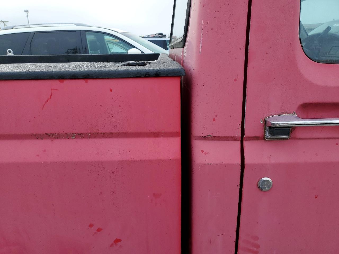 1997 Ford F250 Red vin: 3FTHF25HXVMA38299