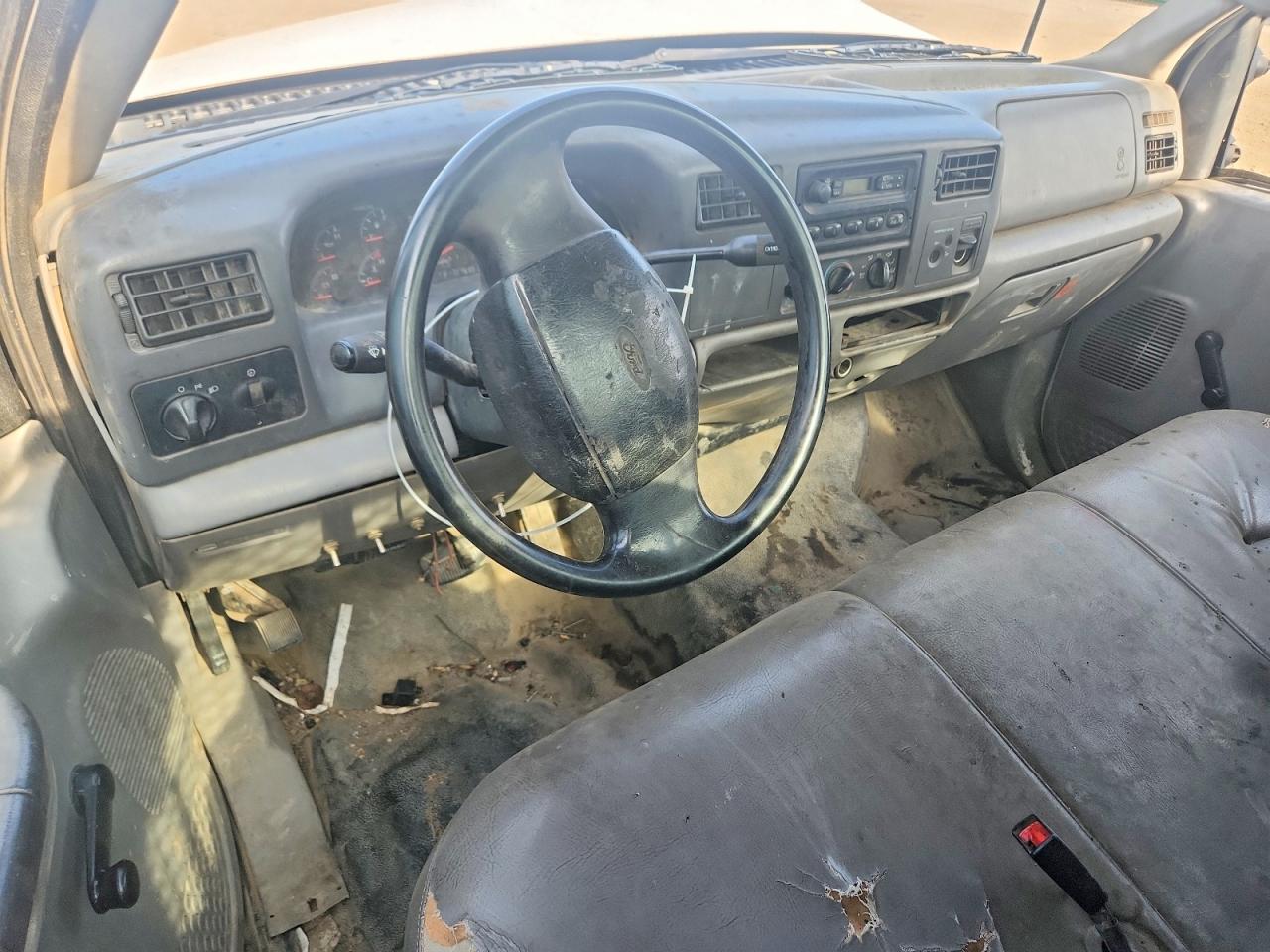 2001 Ford F250 Super Duty White vin: 3FTNF20F71MA67908