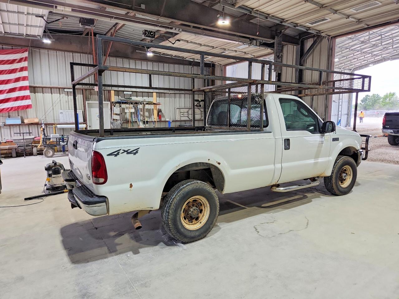 2004 Ford F250 Super Duty White vin: 3FTNF21L64MA12620