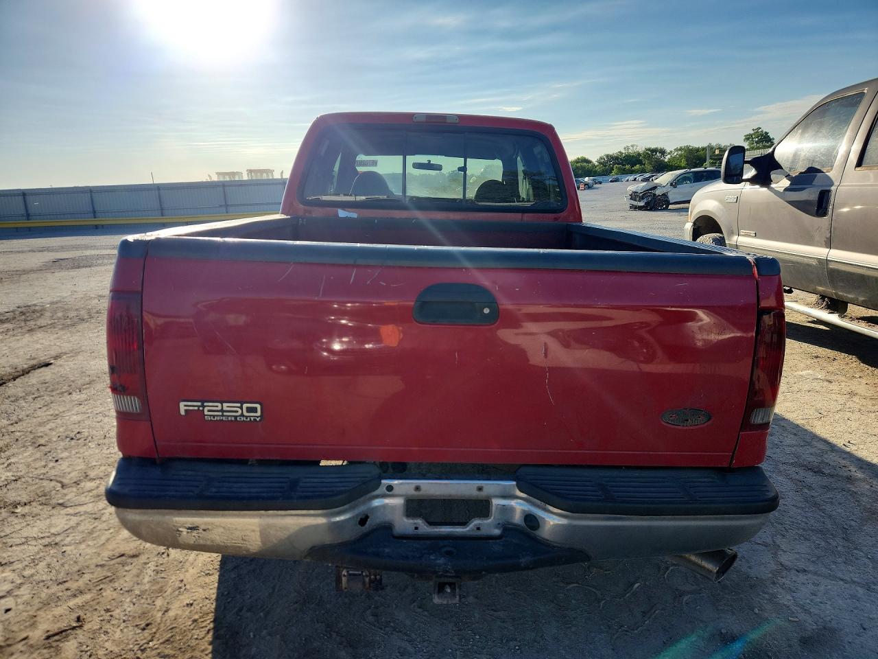 2001 Ford F250 Super Duty Red vin: 3FTNW20F71MA64765