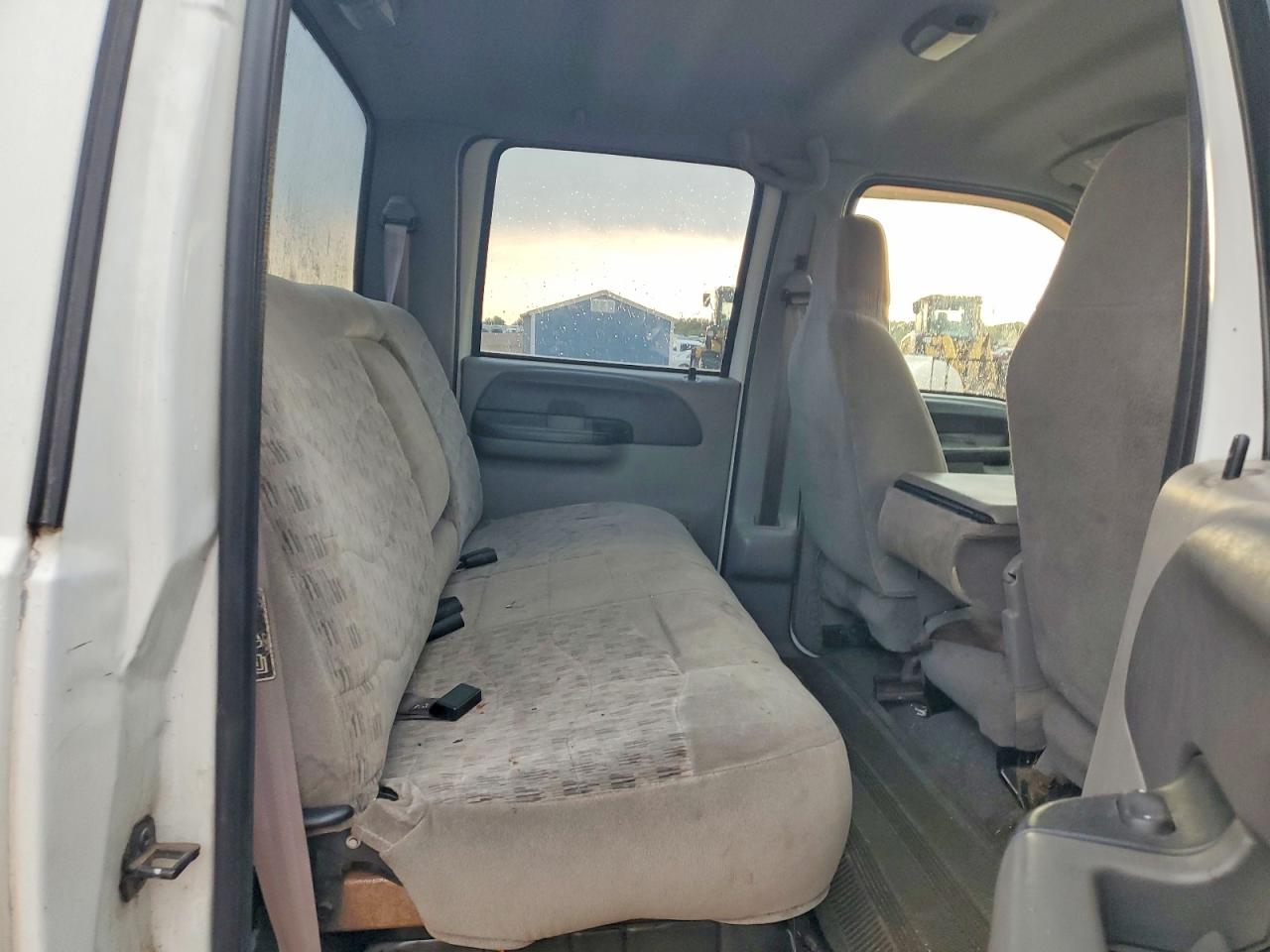 2000 Ford F250 Super Duty White vin: 3FTNW20FXYMA69663
