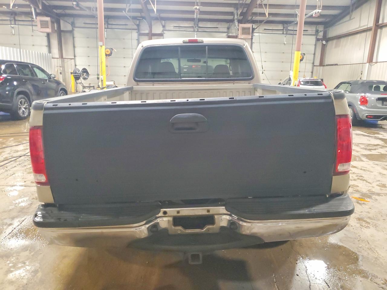 2002 Ford F250 Super Duty Tan vin: 3FTNW21F22MA23184
