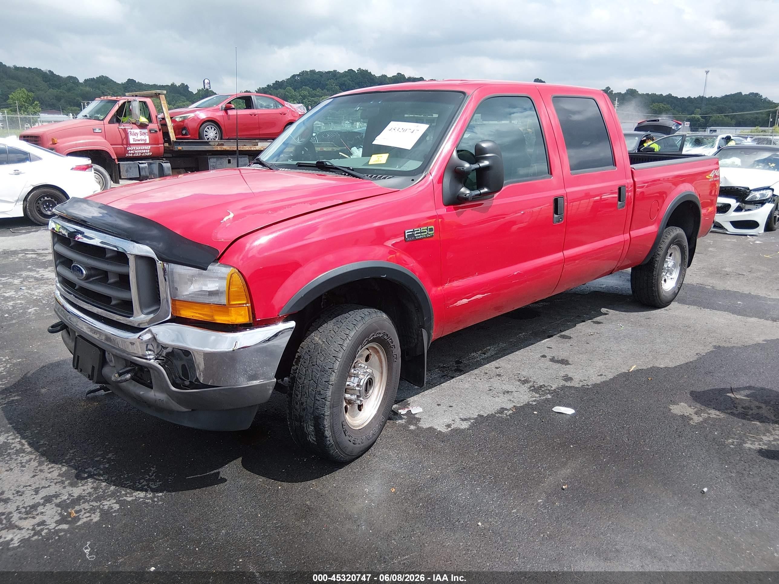 2001 Ford F-250   Red vin: 3FTNW21F51MA77156