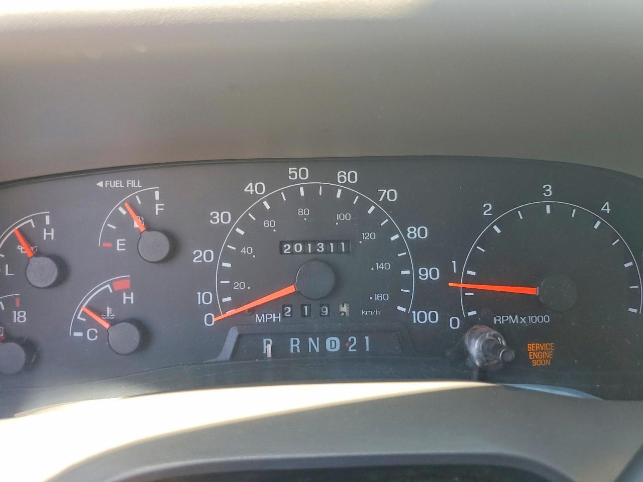 2001 Ford F250 Super Duty White vin: 3FTNW21L21MA23156
