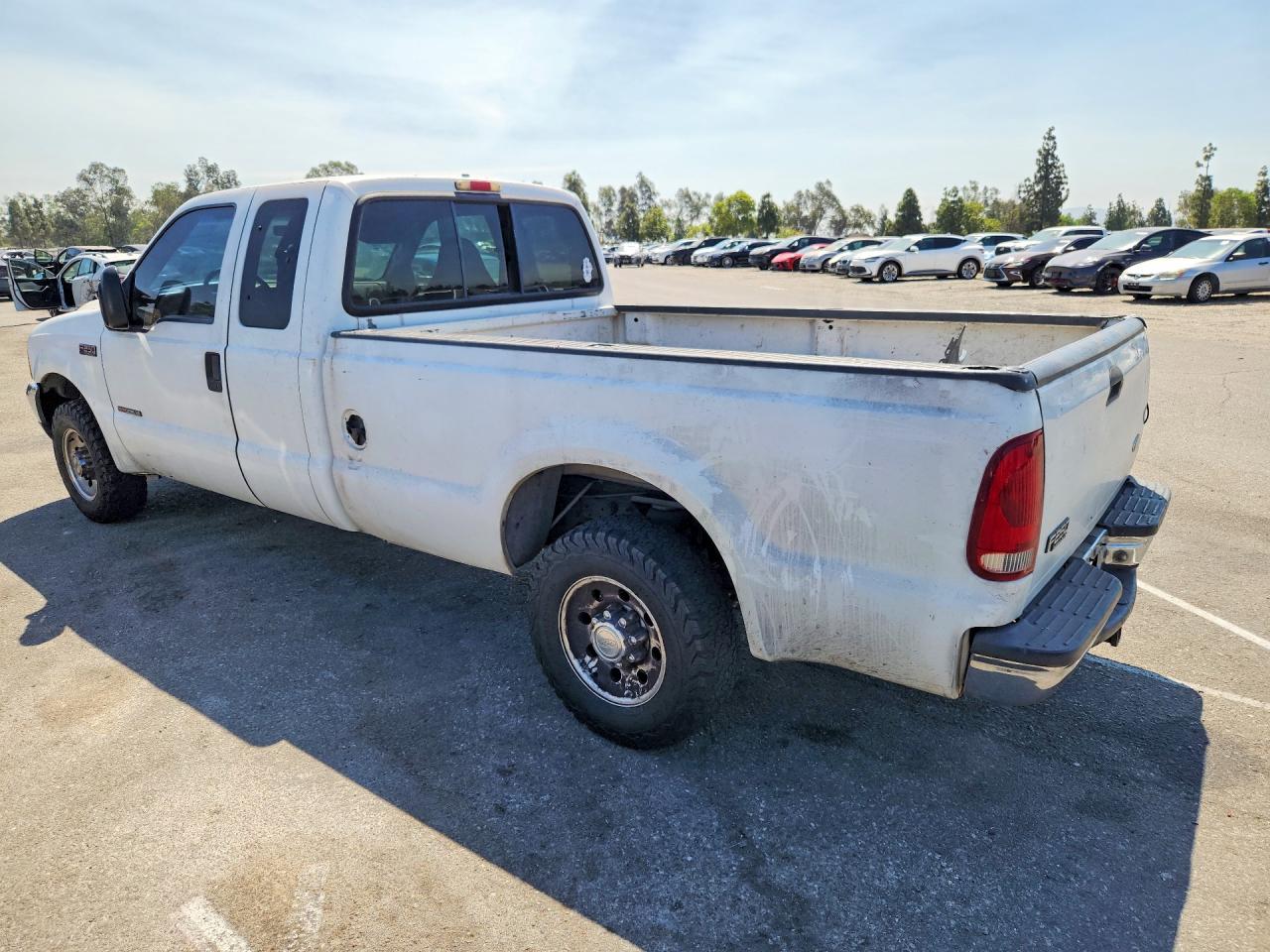 2000 Ford F250 Super Duty White vin: 3FTNX20F7YMA52090