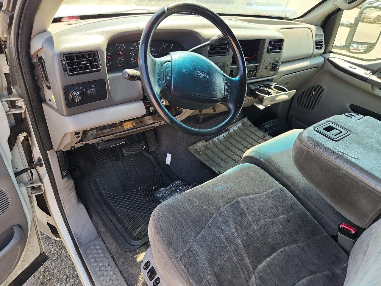 2000 Ford F250 Super Duty White vin: 3FTNX20F7YMA52090