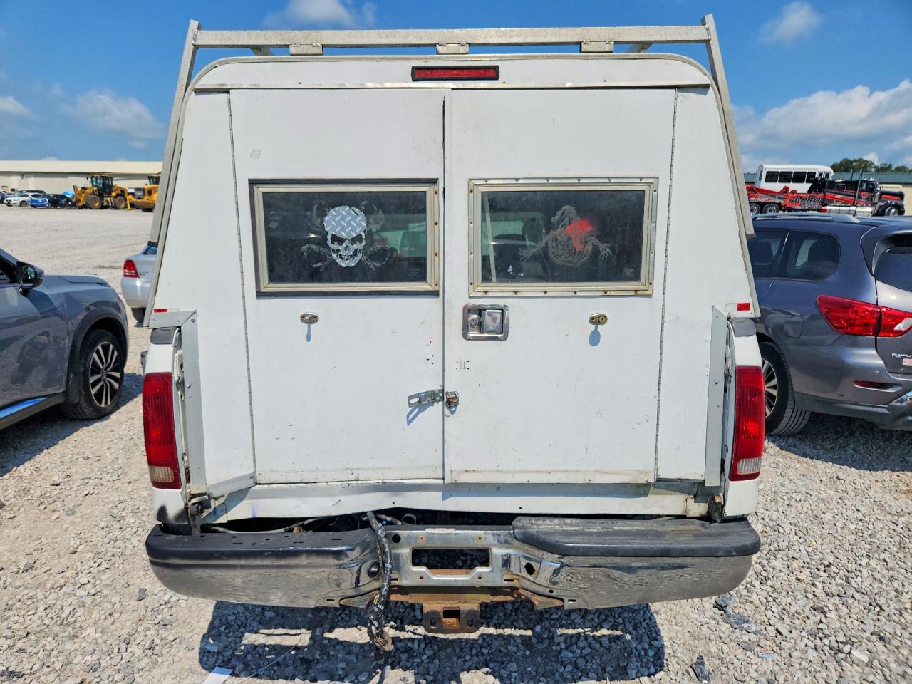 2003 Ford F250 Super Duty White vin: 3FTNX20L63MB30633