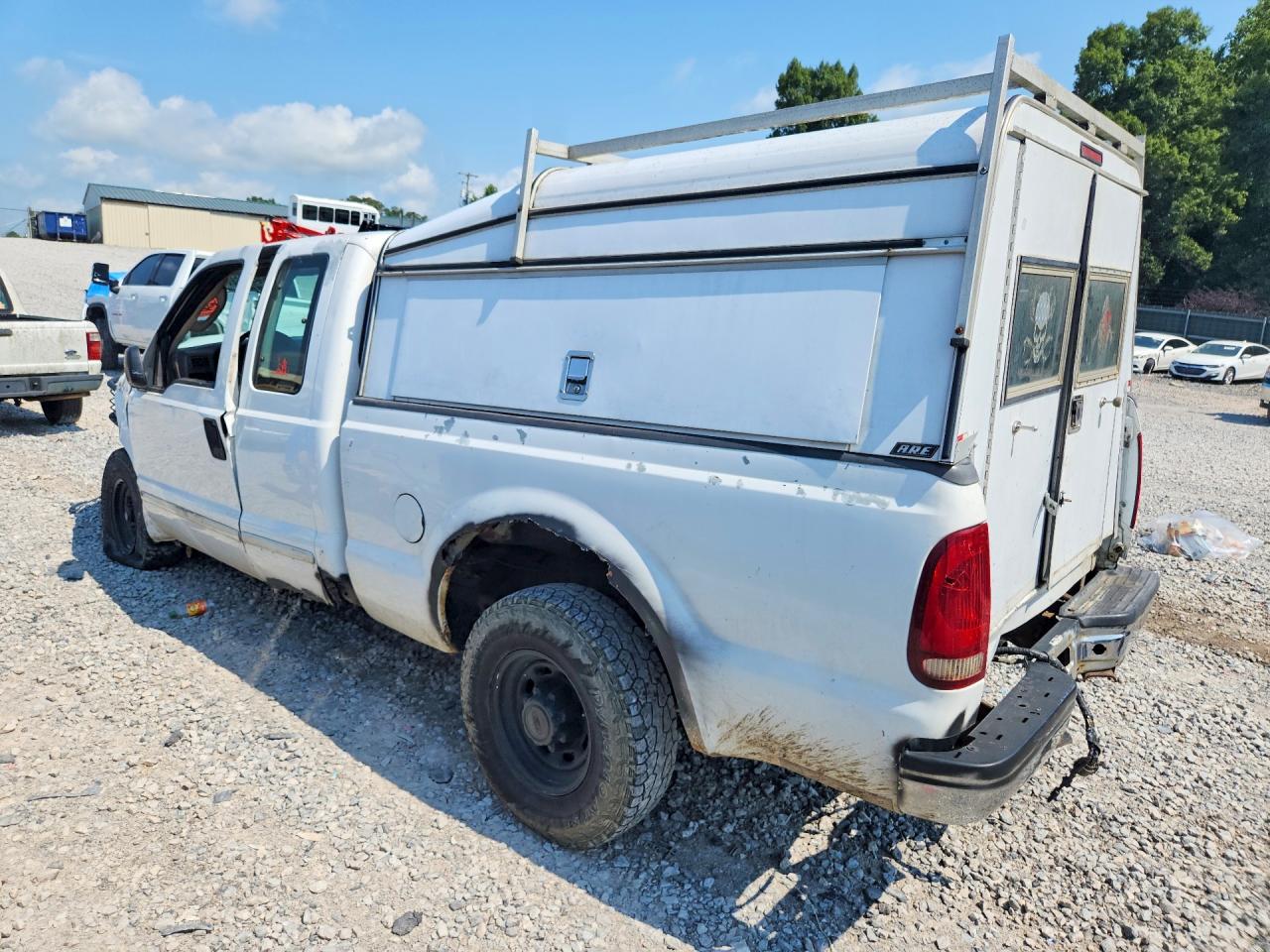 2003 Ford F250 Super Duty White vin: 3FTNX20L63MB30633