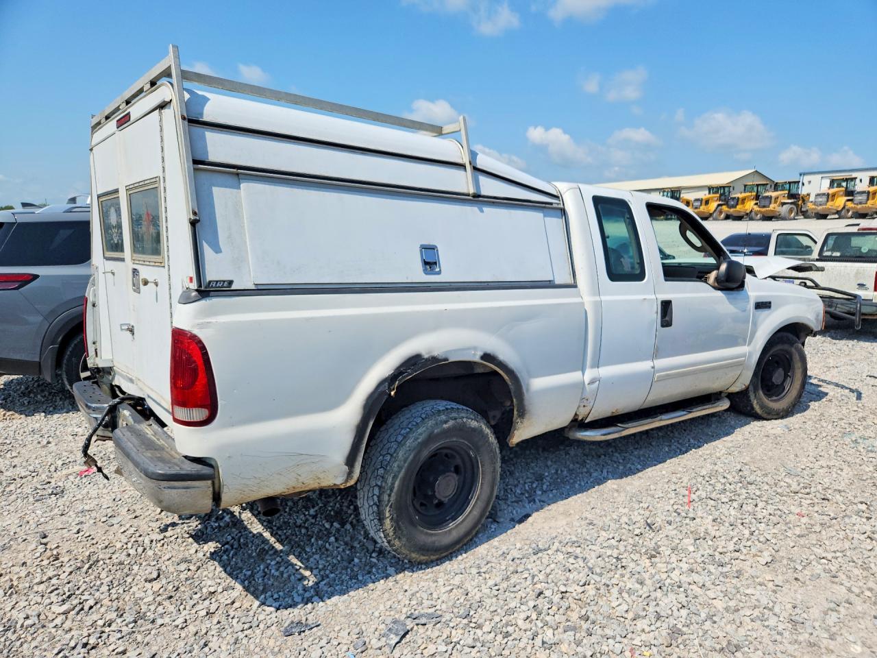 2003 Ford F250 Super Duty White vin: 3FTNX20L63MB30633
