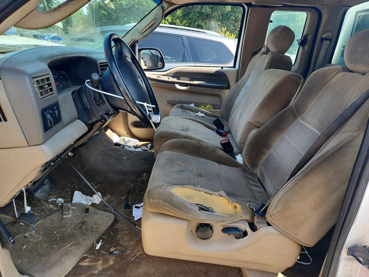 2003 Ford F250 Super Duty White vin: 3FTNX20L63MB30633