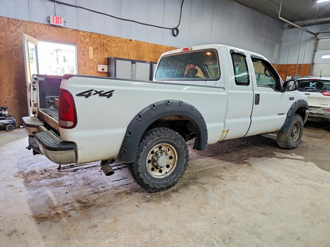 2001 Ford F250 Super Duty White vin: 3FTNX21F51MA86355