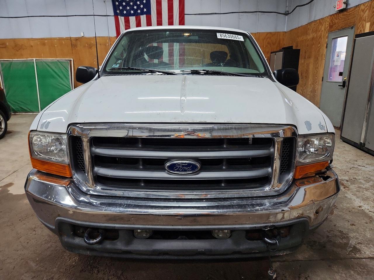 2001 Ford F250 Super Duty White vin: 3FTNX21F51MA86355