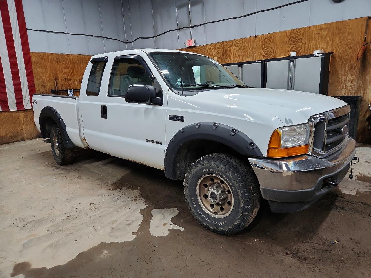 2001 Ford F250 Super Duty White vin: 3FTNX21F51MA86355