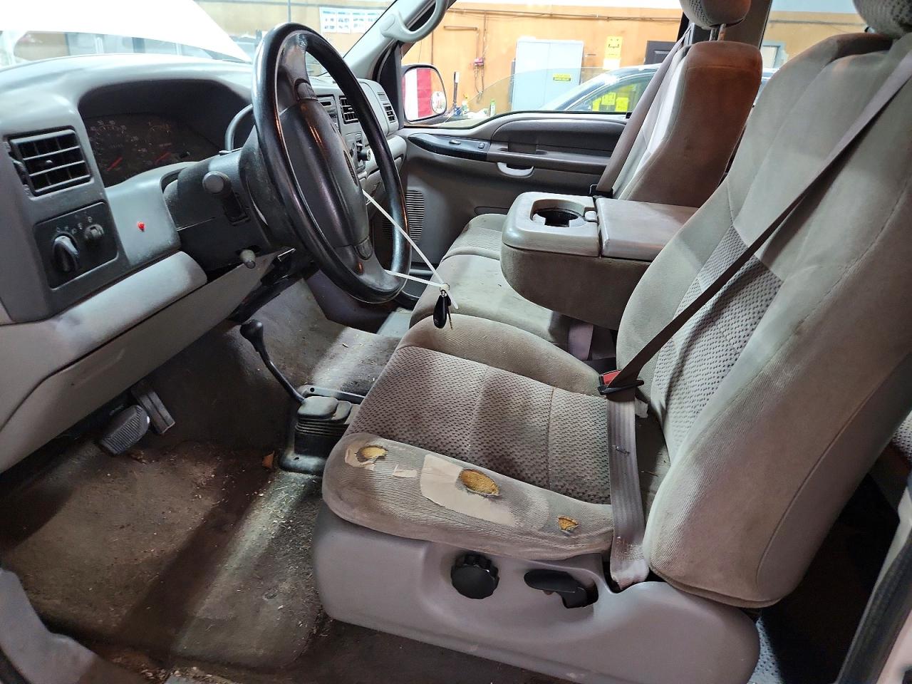 2001 Ford F250 Super Duty White vin: 3FTNX21F51MA86355