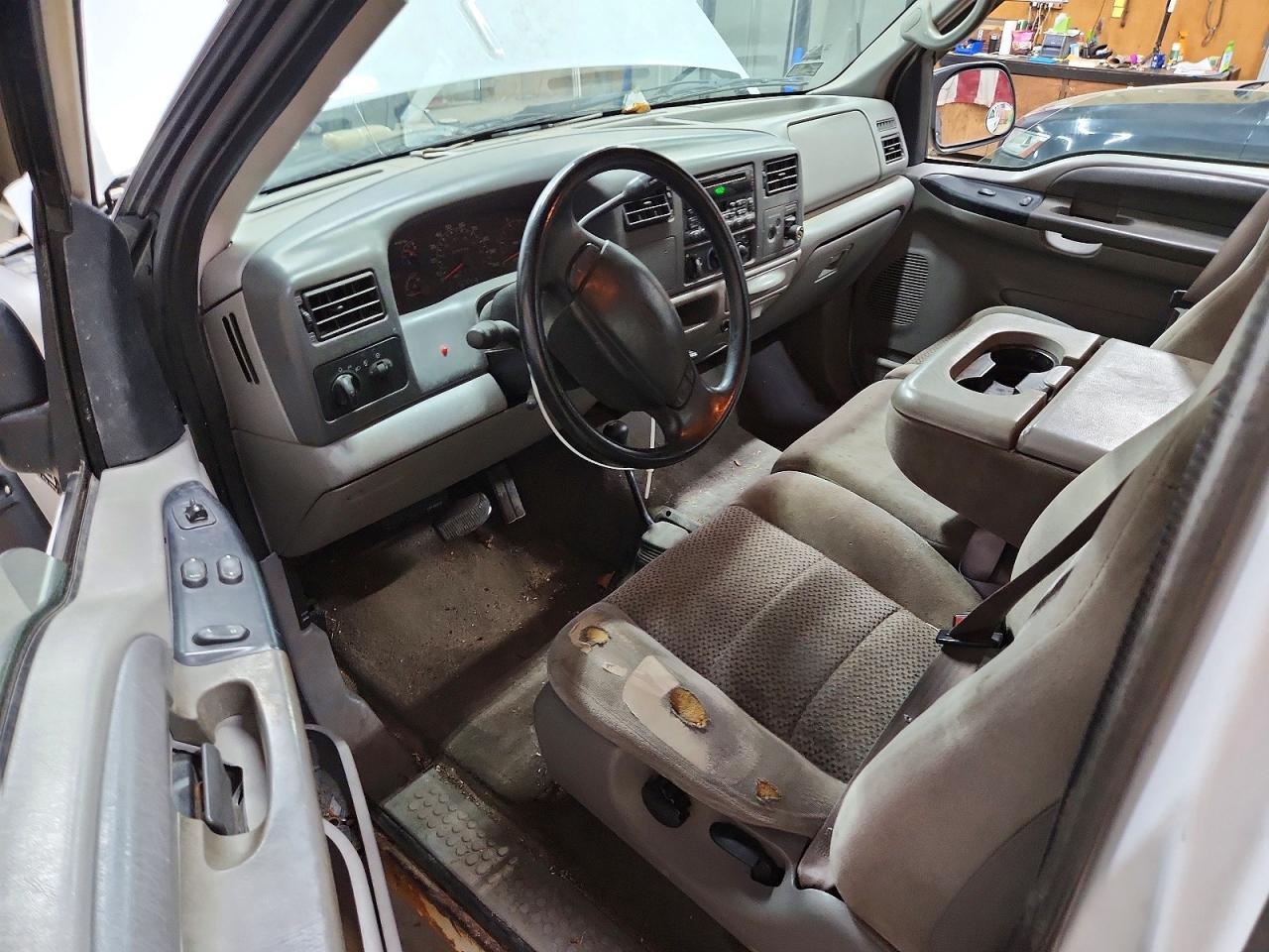 2001 Ford F250 Super Duty White vin: 3FTNX21F51MA86355