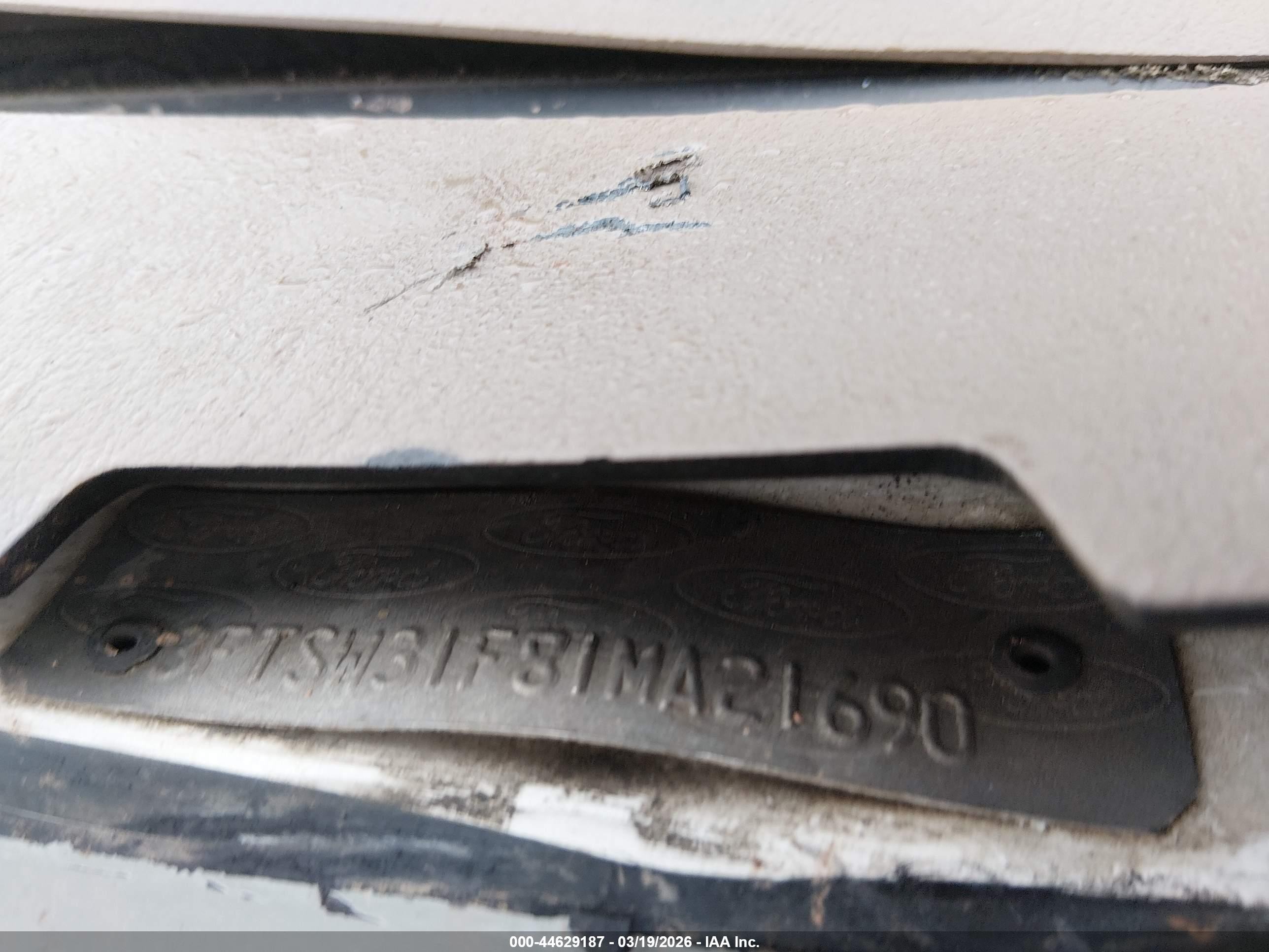 2001 Ford F-350 Lariat/xl/xlt White vin: 3FTSW31F81MA21690