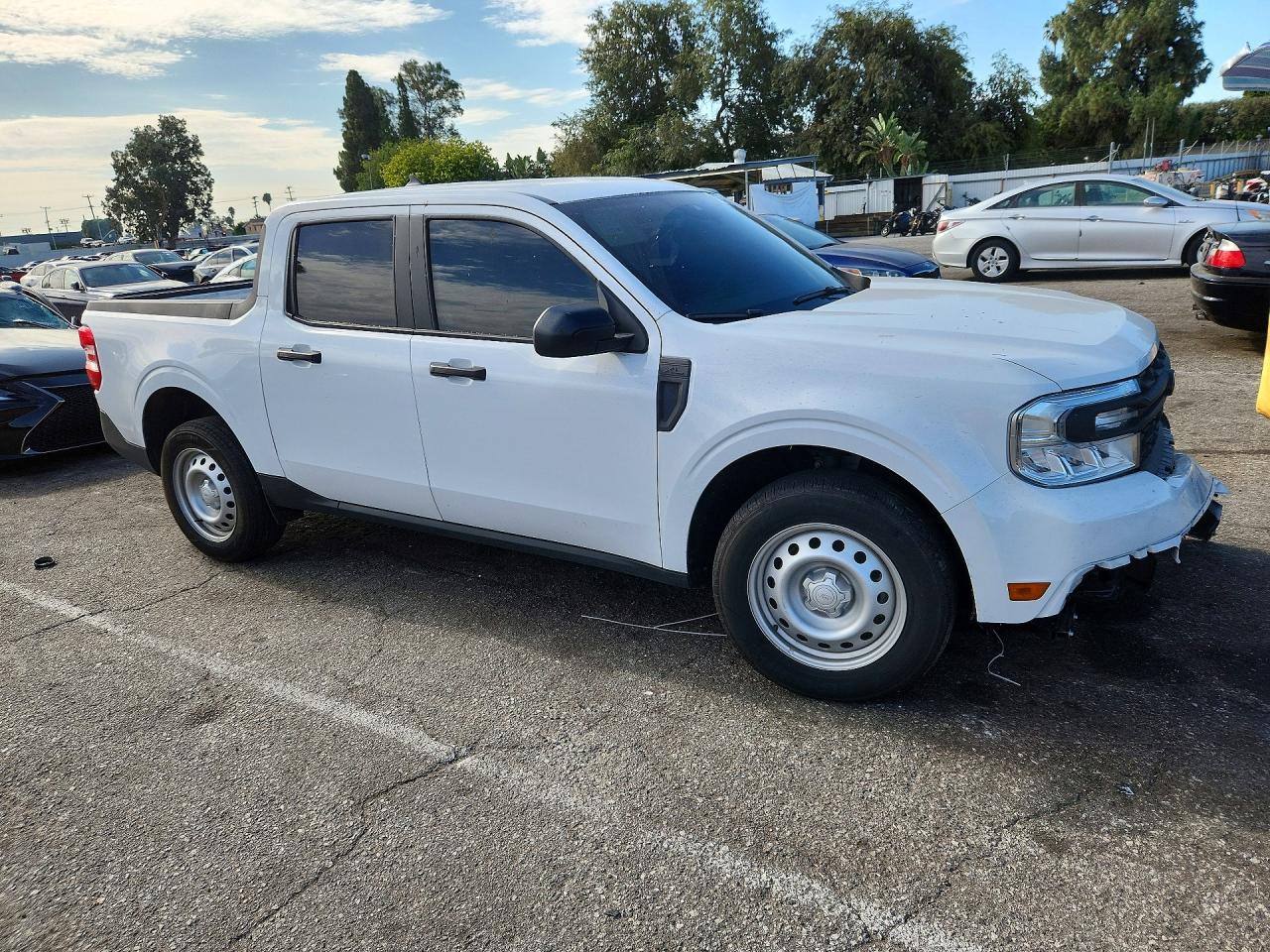 2024 Ford Maverick Xl White vin: 3FTTW8A3XRRB08741