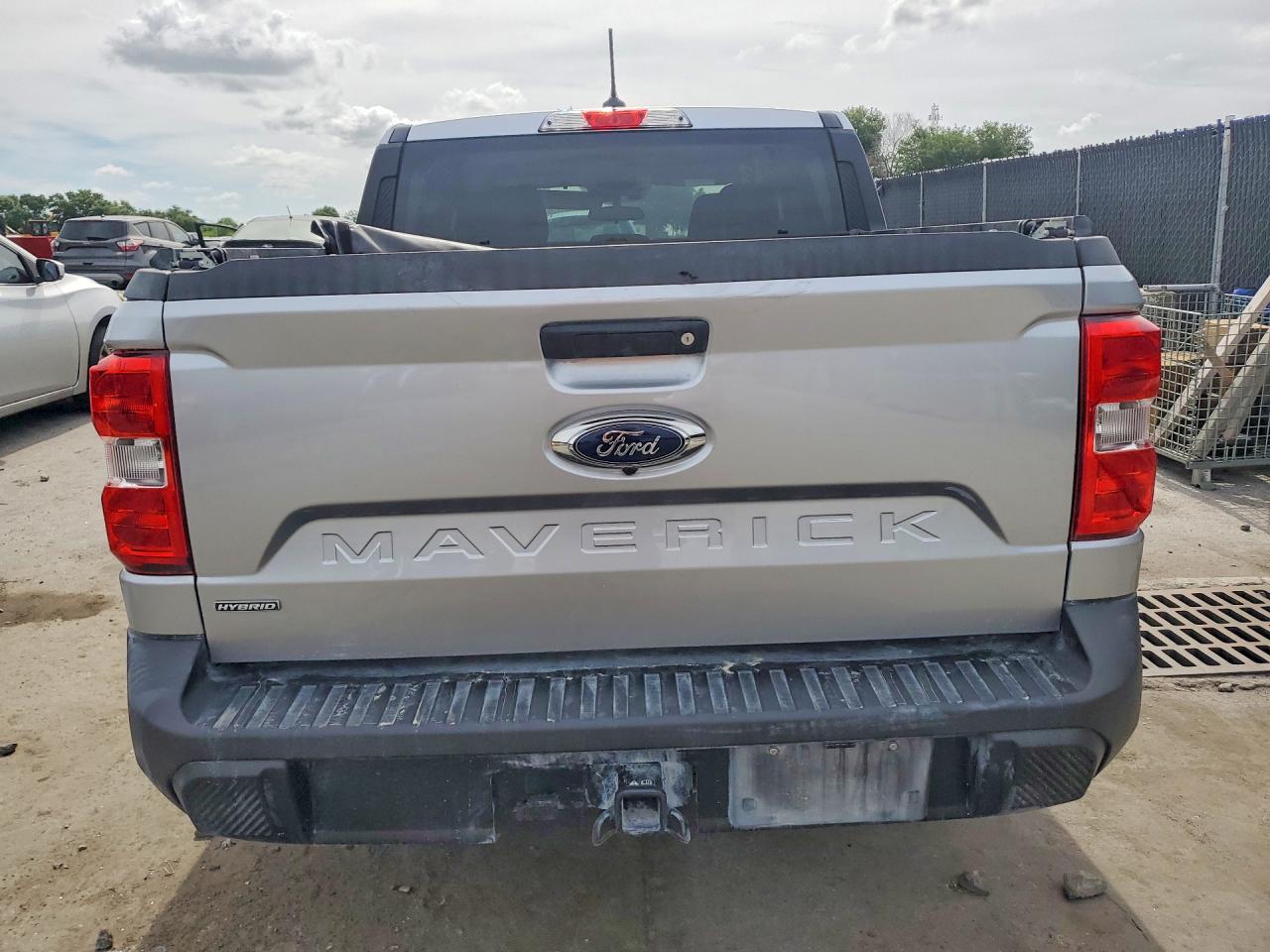 2023 Ford Maverick Xl Silver vin: 3FTTW8E31PRB02561