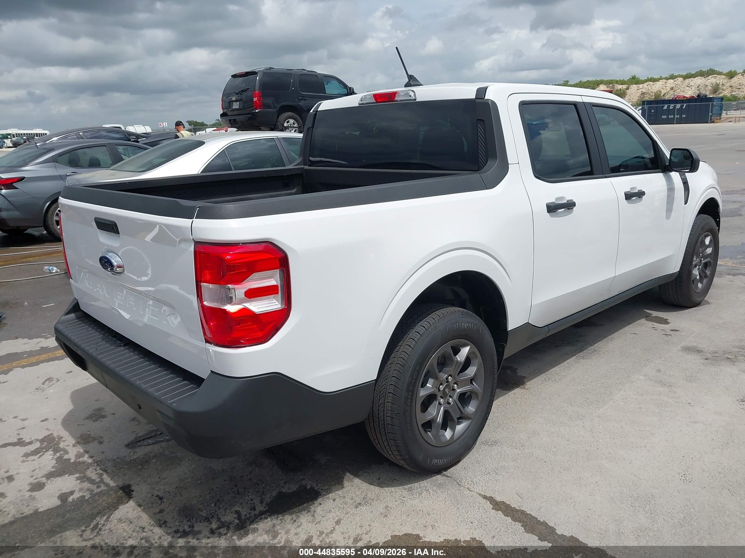 2023 Ford Maverick Xlt White vin: 3FTTW8E99PRA62797