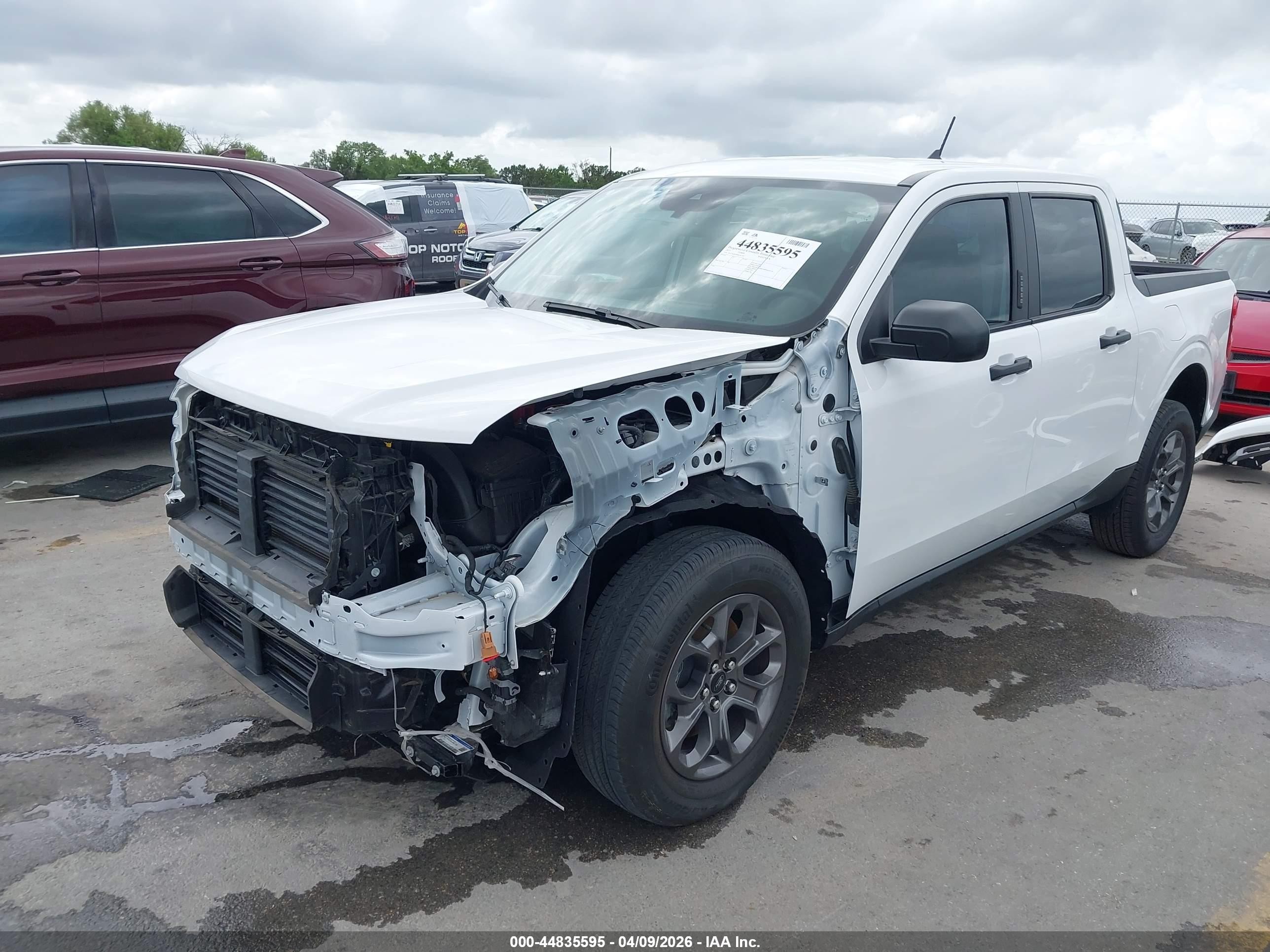 2023 Ford Maverick Xlt White vin: 3FTTW8E99PRA62797
