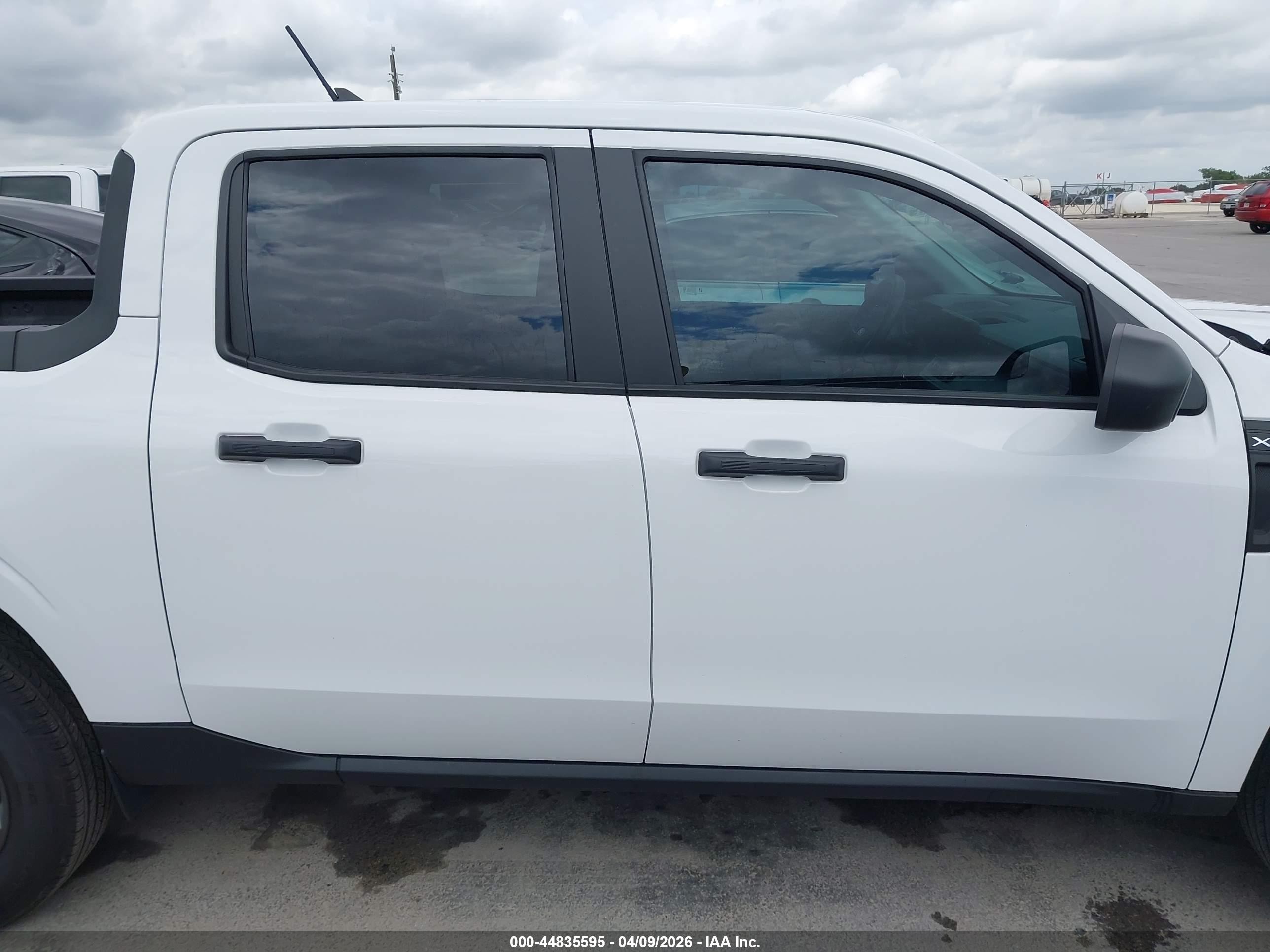 2023 Ford Maverick Xlt White vin: 3FTTW8E99PRA62797