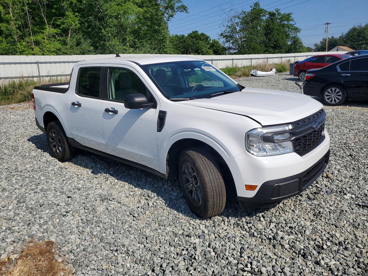 2024 Ford Maverick Xlt White vin: 3FTTW8H35RRB40440