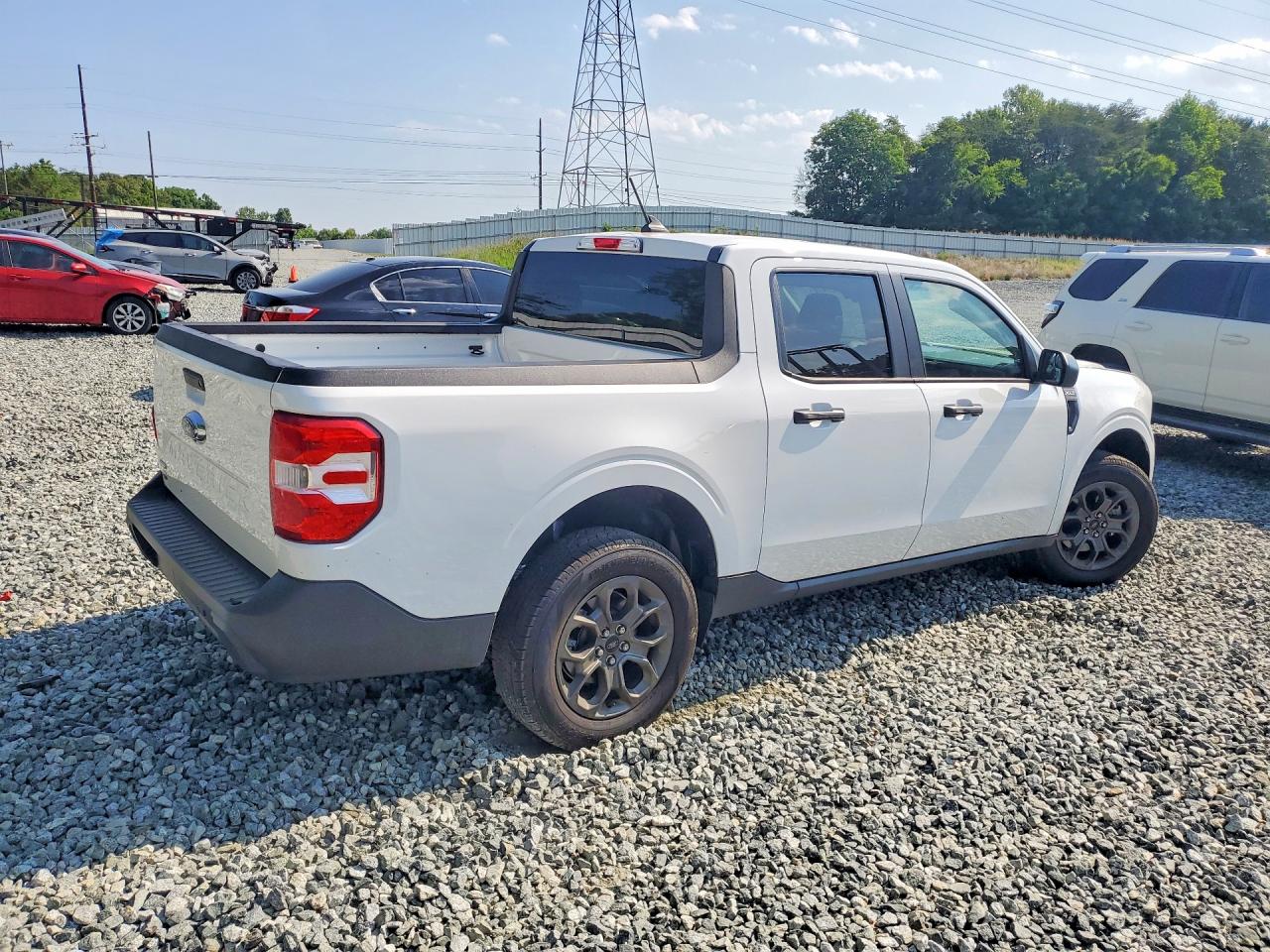 2024 Ford Maverick Xlt White vin: 3FTTW8H35RRB40440