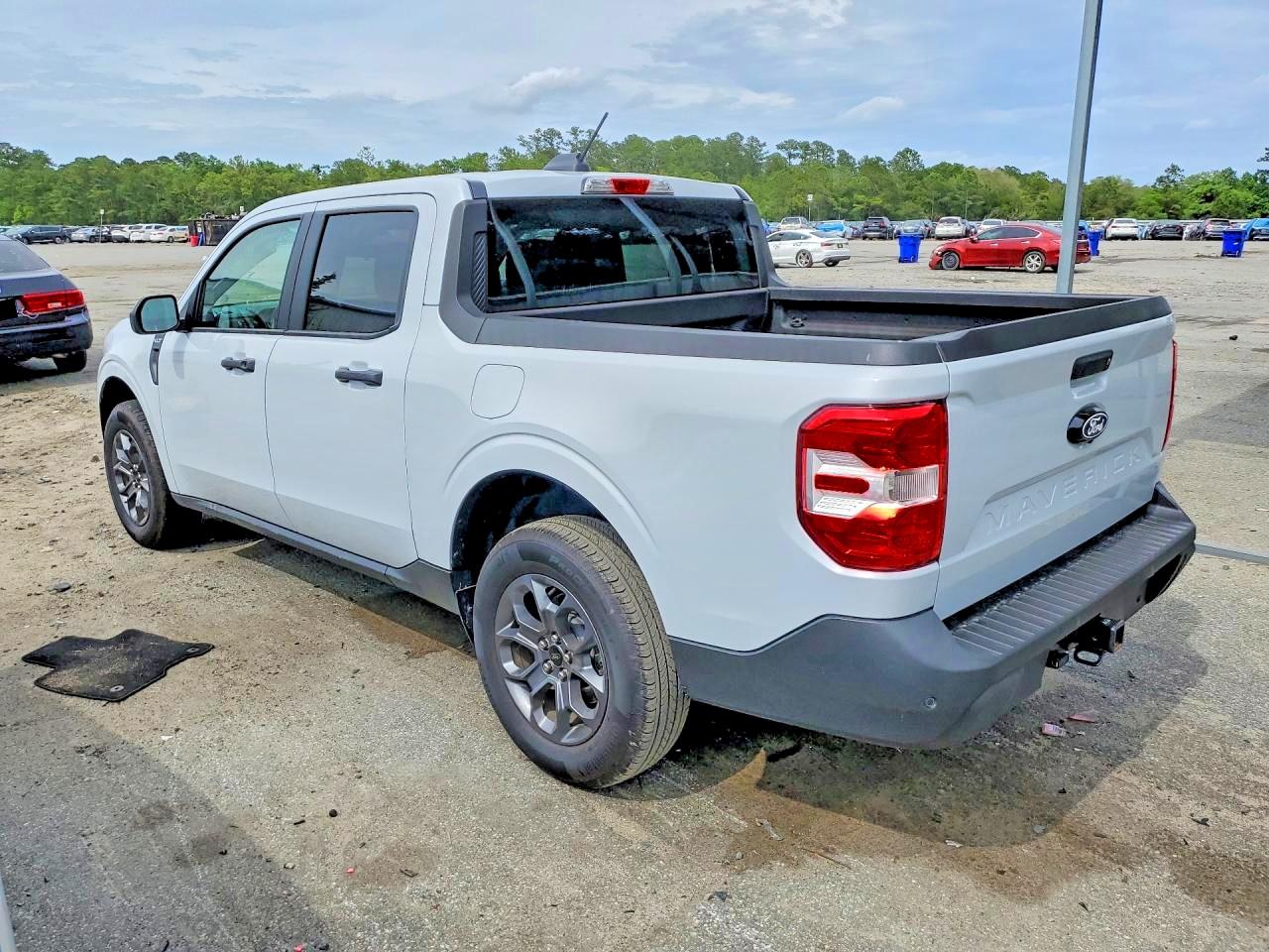 2025 Ford Maverick Xlt White vin: 3FTTW8H35SRA24483