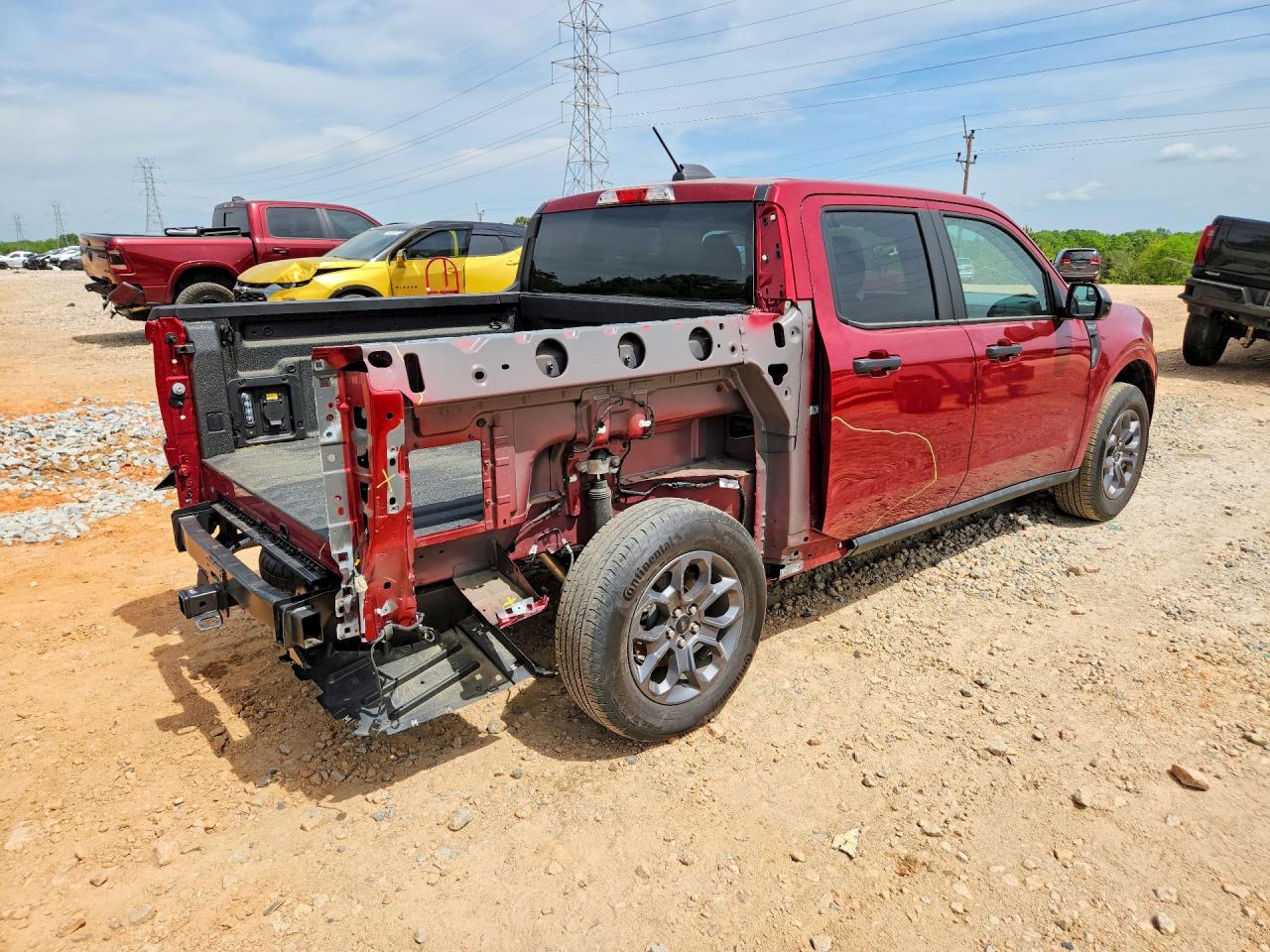2025 Ford Maverick Xlt Burgundy vin: 3FTTW8H37SRB23726