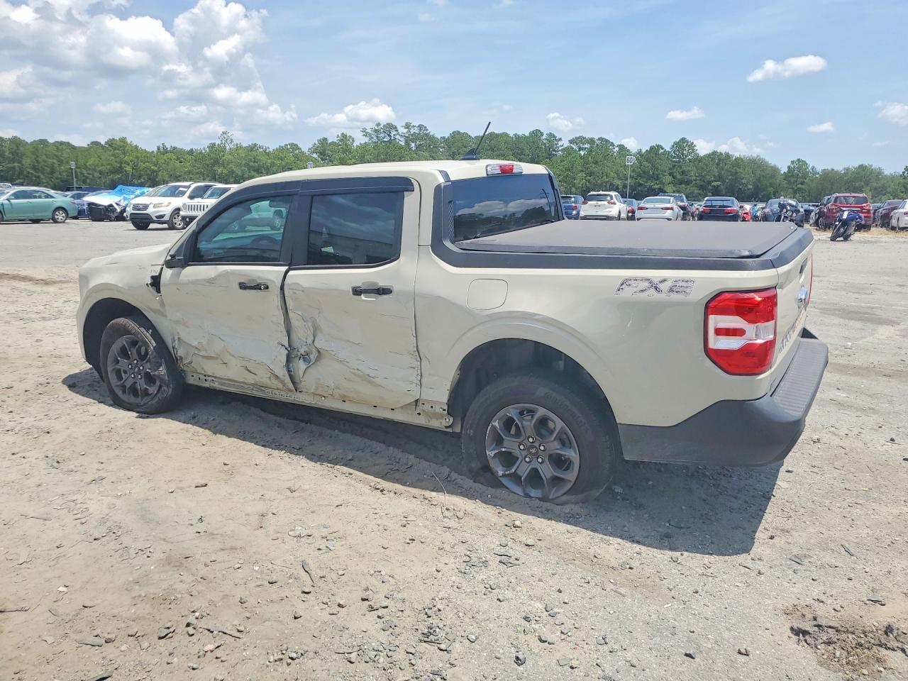 2024 Ford Maverick Xlt Beige vin: 3FTTW8H98RRA99662