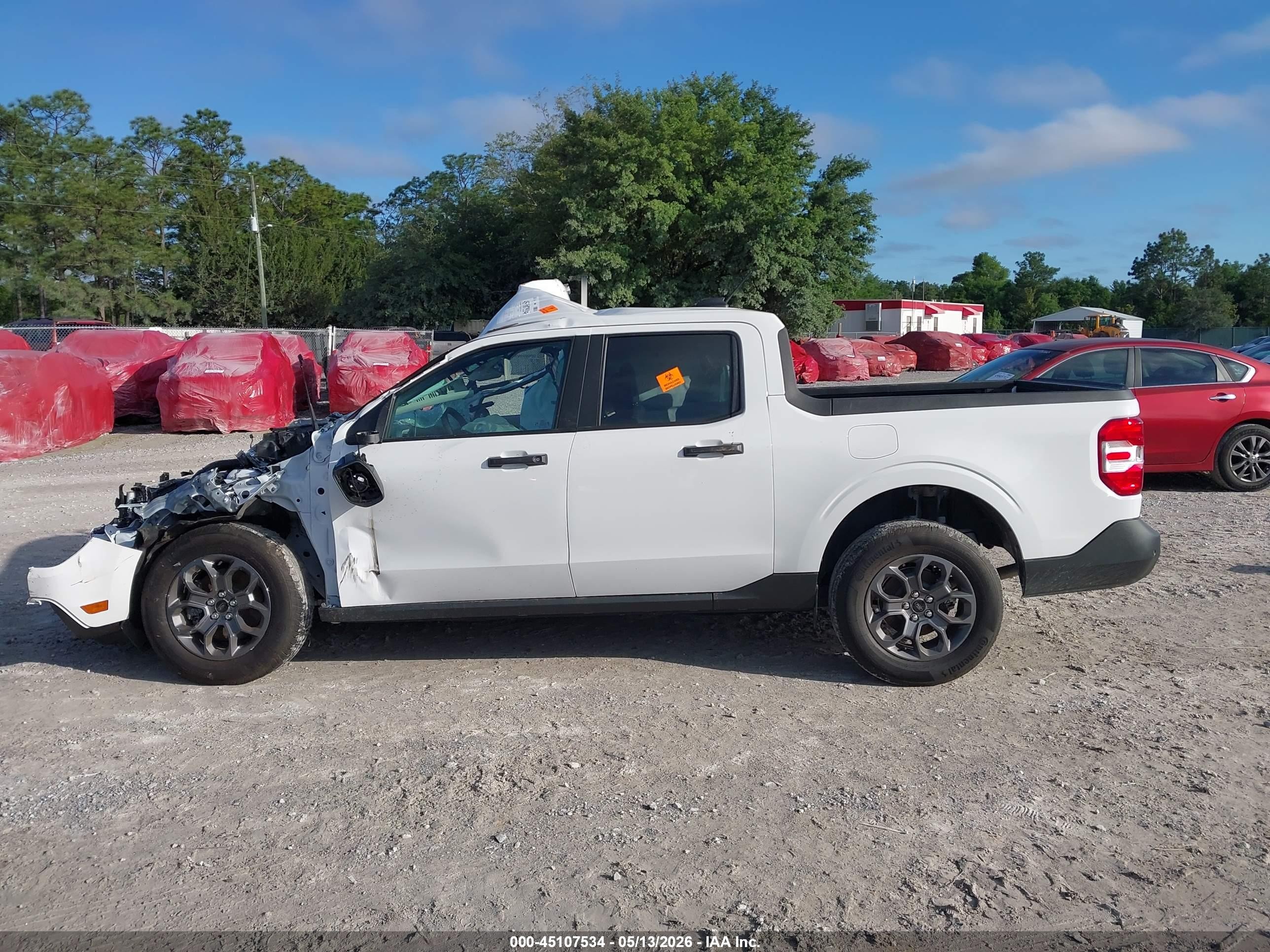2025 Ford Maverick Xlt White vin: 3FTTW8JA6SRA93207
