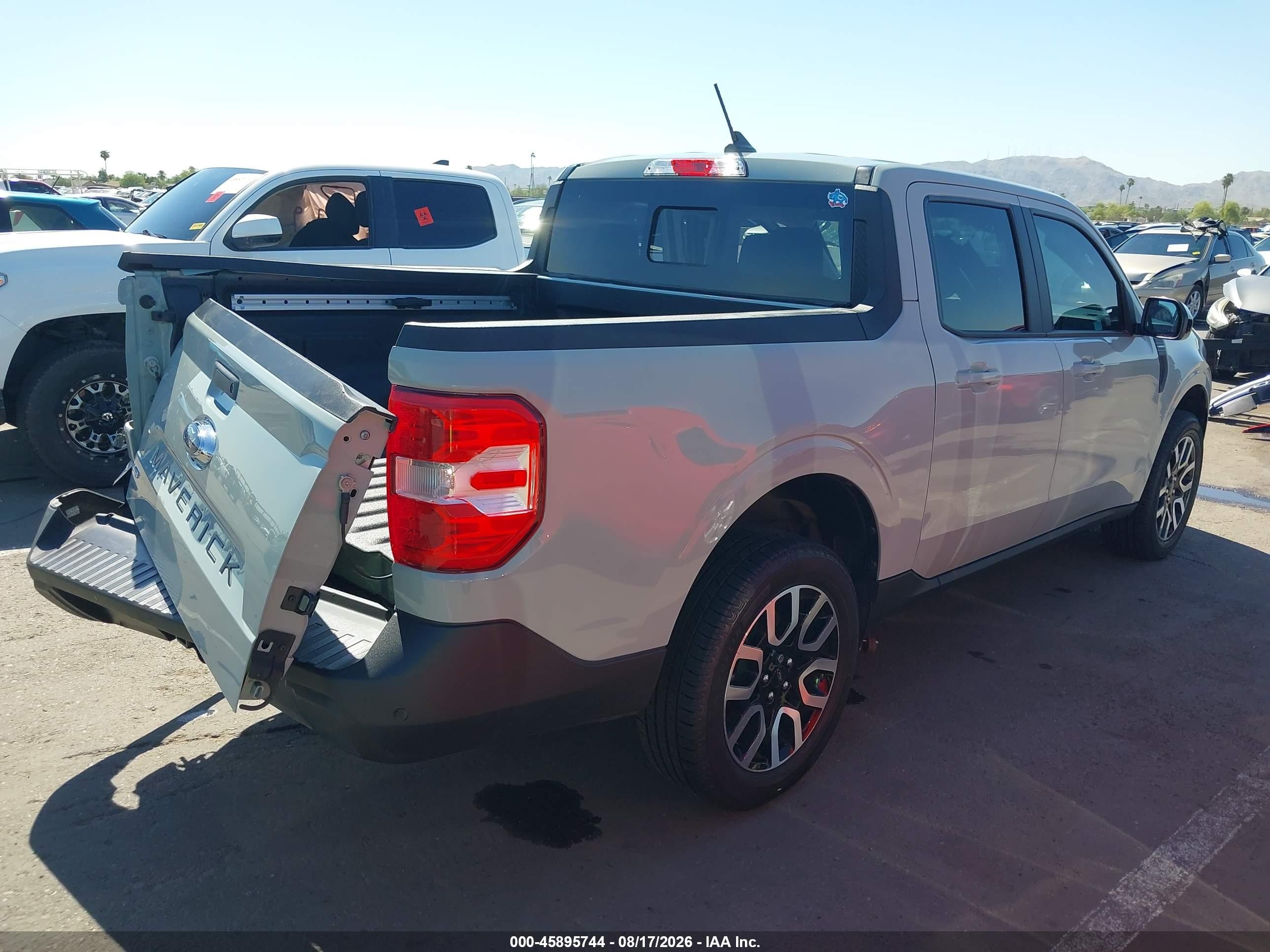 2024 Ford Maverick Lariat Silver vin: 3FTTW8M35RRA26234