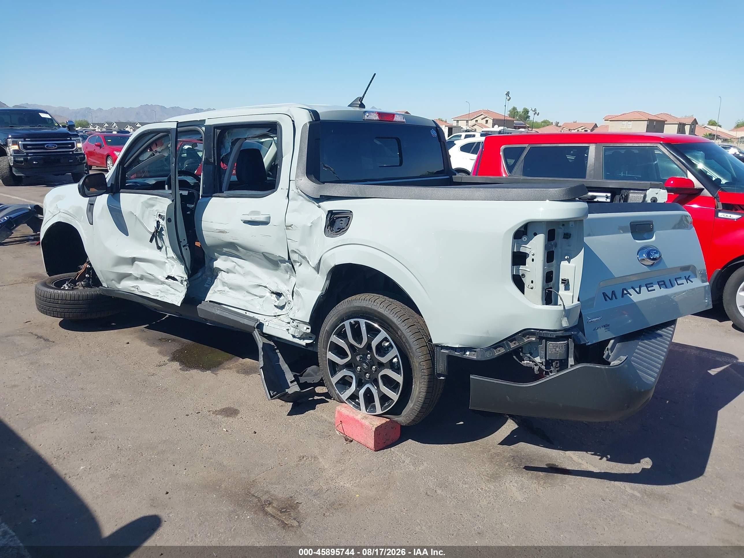 2024 Ford Maverick Lariat Silver vin: 3FTTW8M35RRA26234