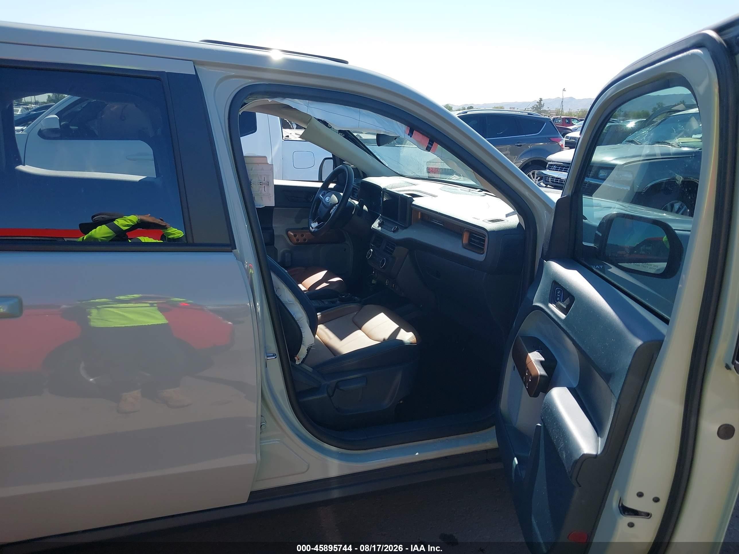 2024 Ford Maverick Lariat Silver vin: 3FTTW8M35RRA26234