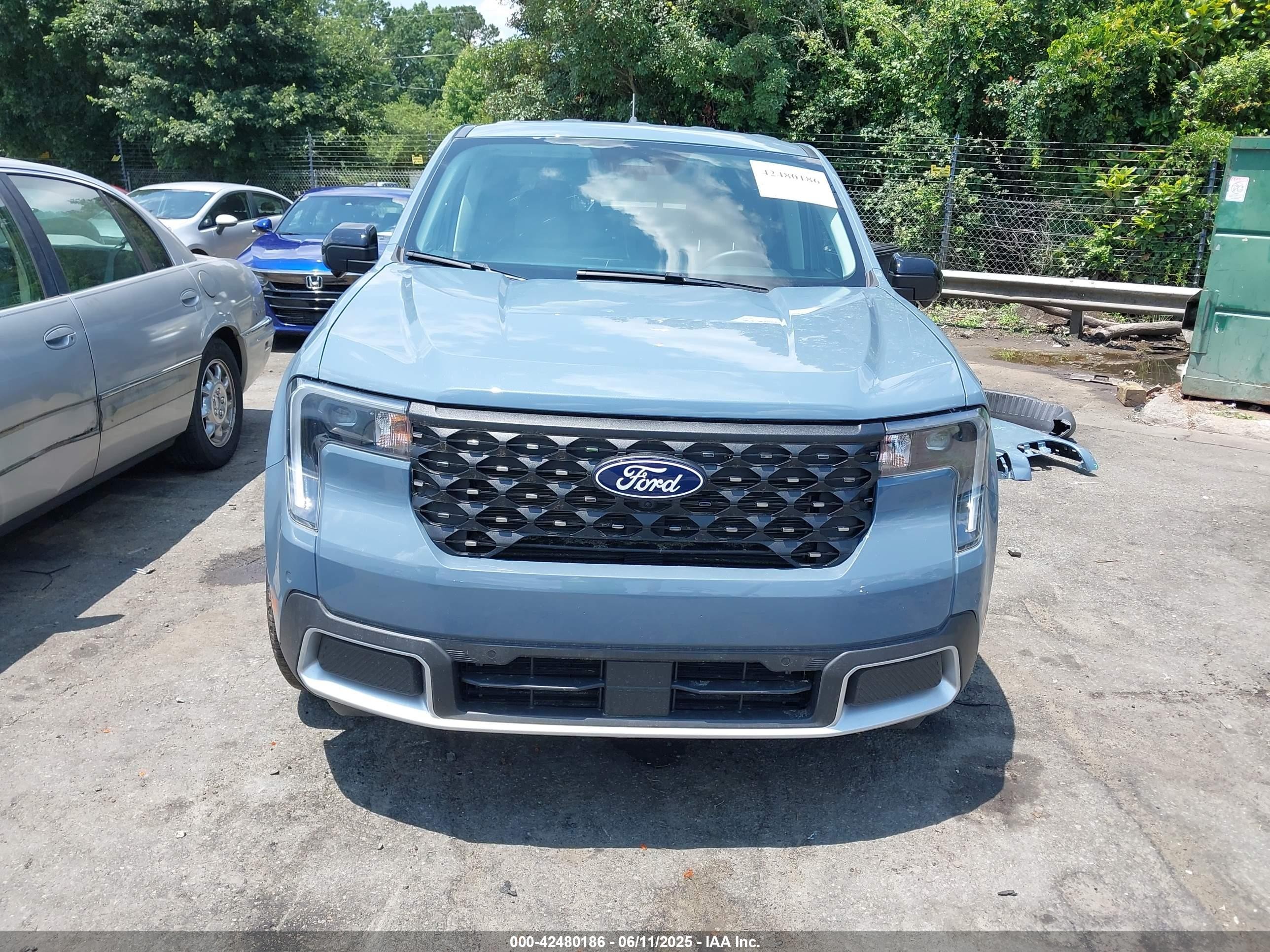 2025 Ford Maverick Lariat Light Blue vin: 3FTTW8S33SRA08128