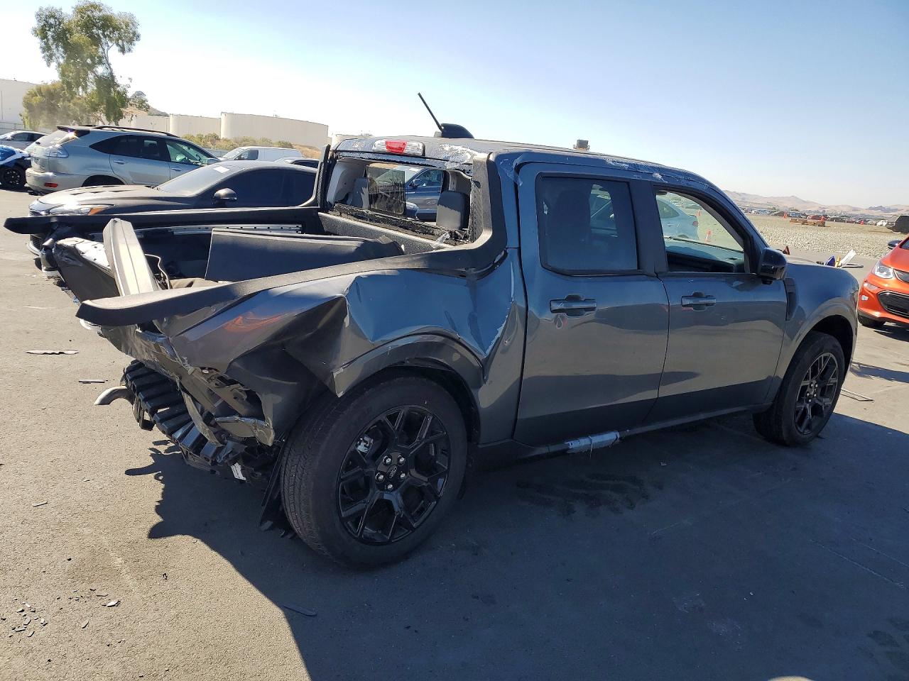 2025 Ford Maverick Lariat Gray vin: 3FTTW8S36SRA19110