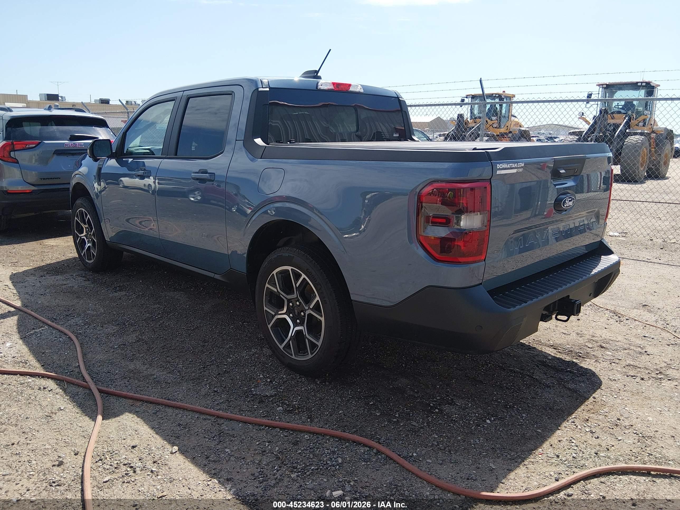 2025 Ford Maverick Lariat Light Blue vin: 3FTTW8SAXSRA98280